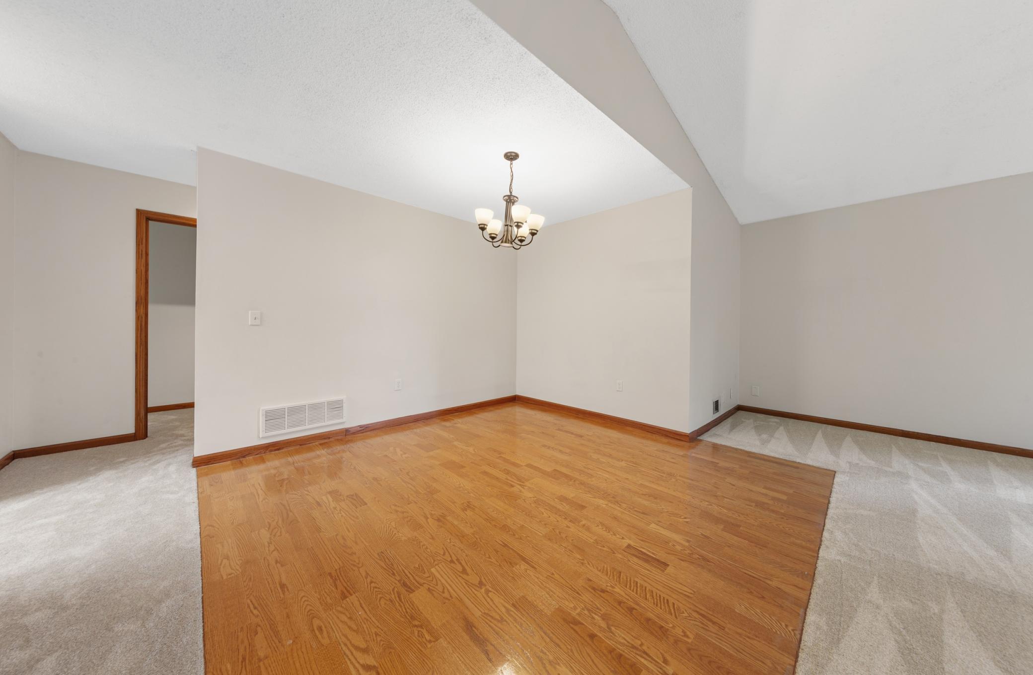 View of Residential at 435 Fontaine Court, Woodbury MN 55125, Woodbury (11 of 38) - Mike Wilen | Minnesota Team Real Estate