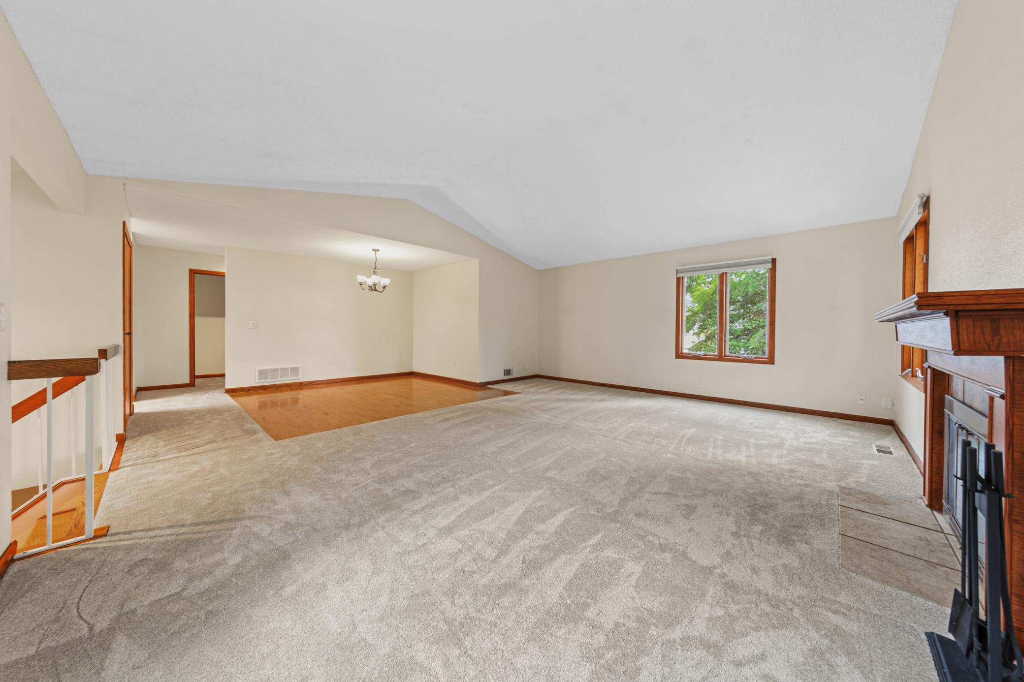 View of Residential at 435 Fontaine Court, Woodbury MN 55125, Woodbury (10 of 38) - Mike Wilen | Minnesota Team Real Estate