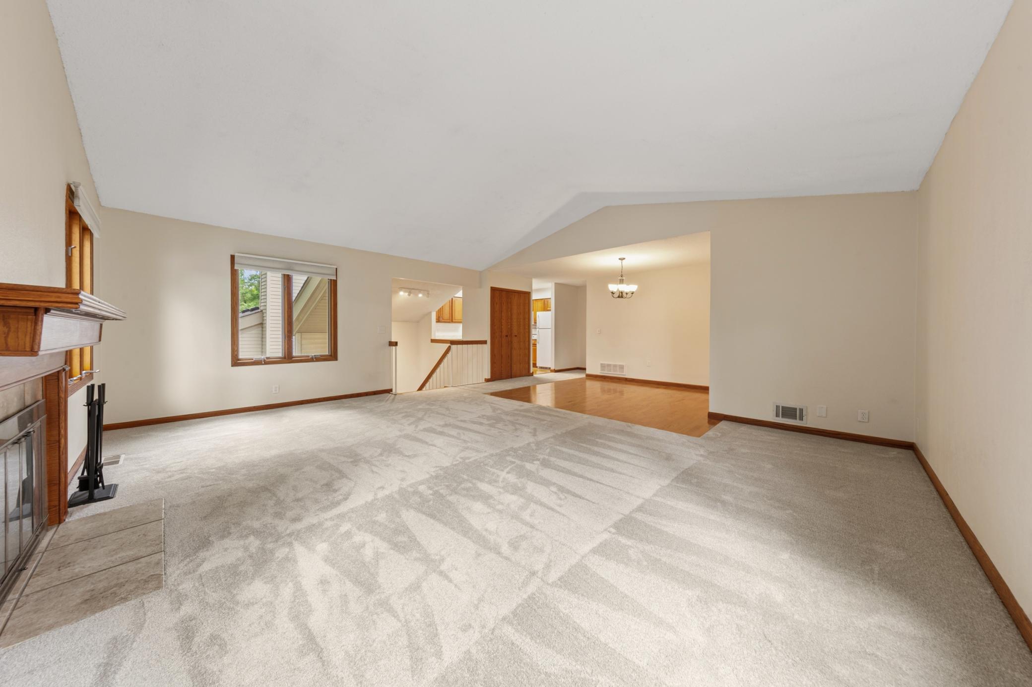 View of Residential at 435 Fontaine Court, Woodbury MN 55125, Woodbury (9 of 38) - Mike Wilen | Minnesota Team Real Estate