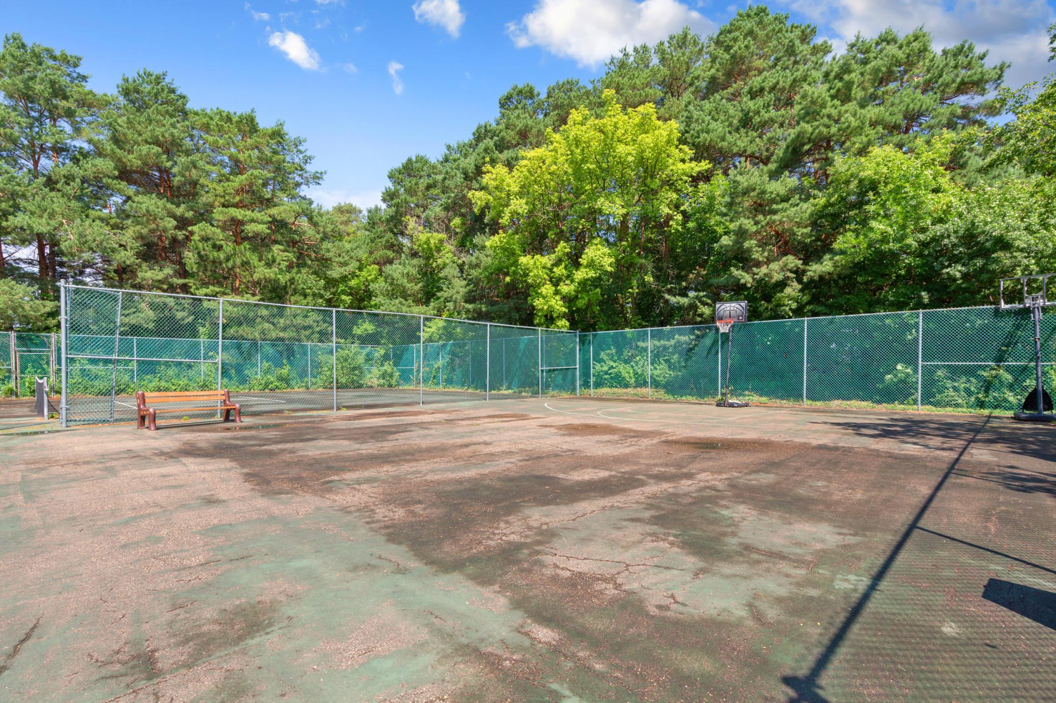 View of Residential at 435 Fontaine Court, Woodbury MN 55125, Woodbury (36 of 38) - Mike Wilen | Minnesota Team Real Estate