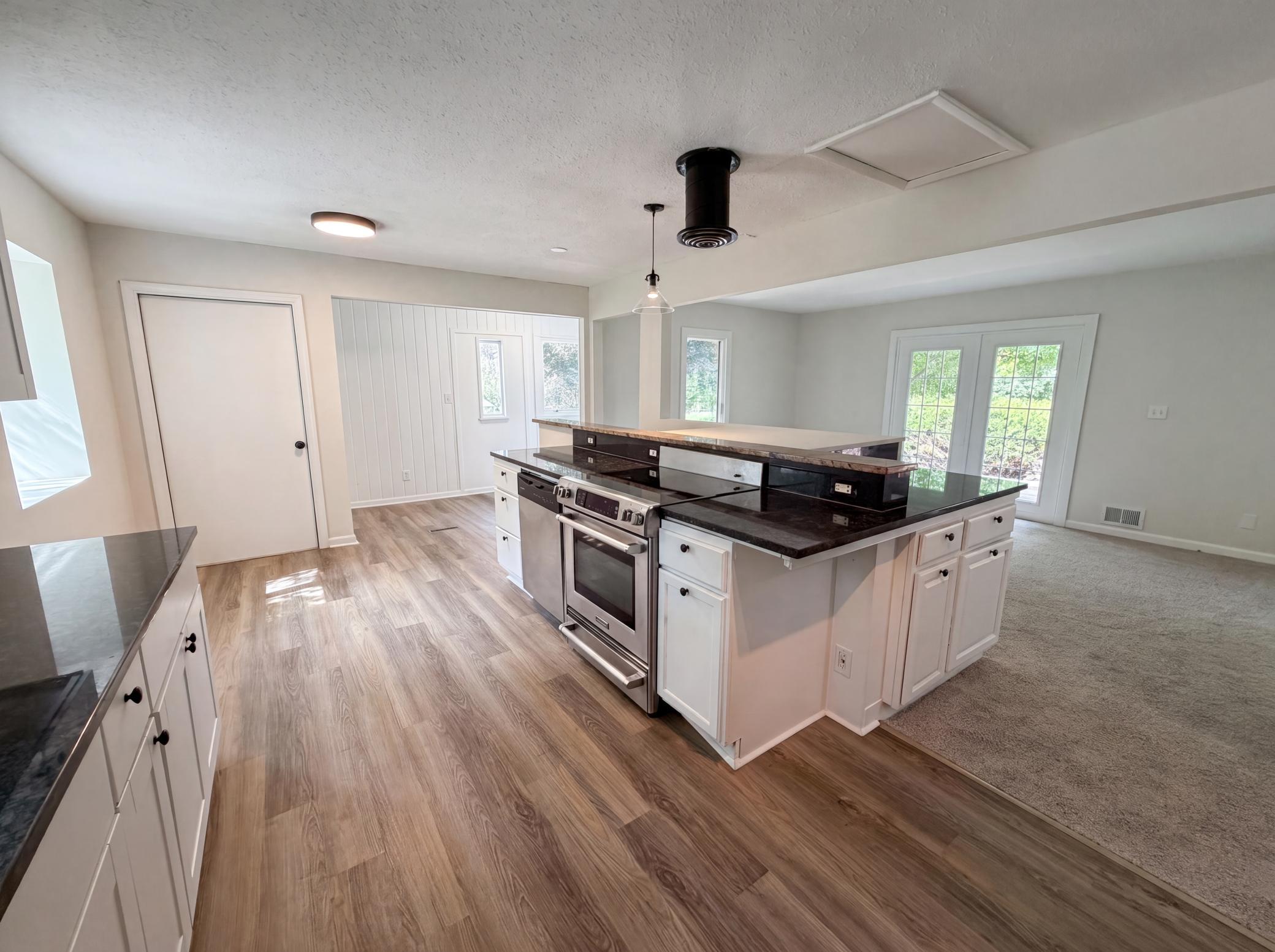 View of Residential at 2591 Aldine Street, Roseville MN 55113, Roseville (17 of 25) - Mike Wilen | Minnesota Team Real Estate