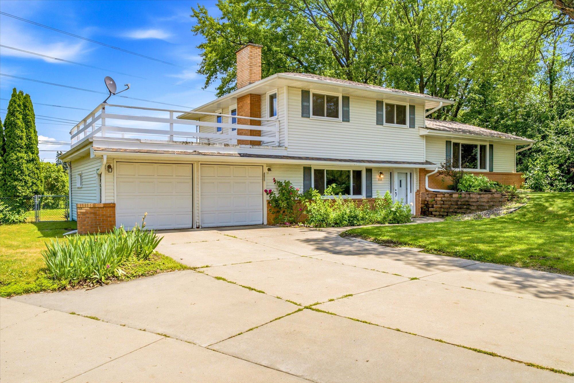 View of Residential at 11111 Carver Court, Burnsville MN 55337, Burnsville (2 of 43) - Mike Wilen | Minnesota Team Real Estate