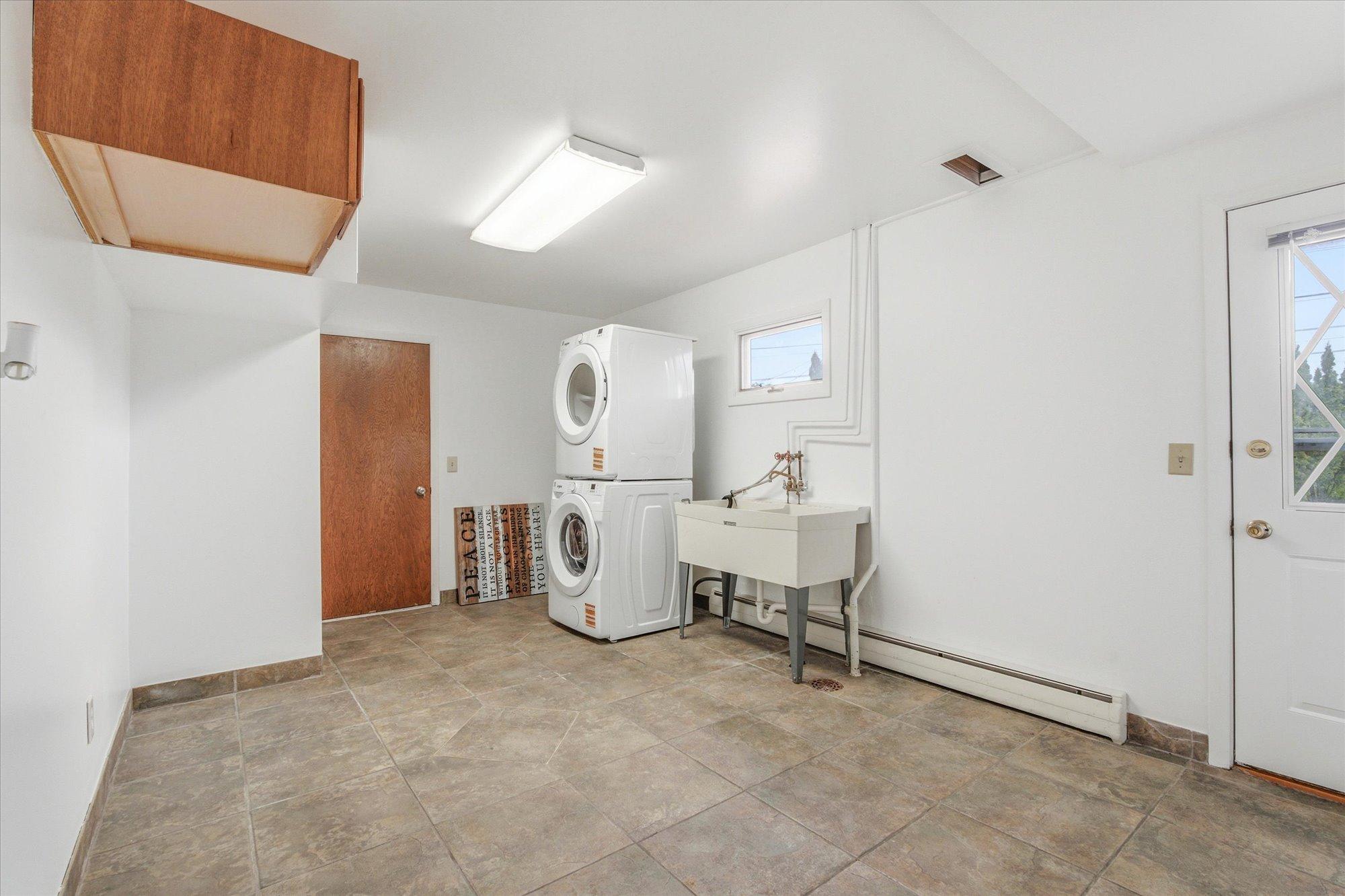 View of Residential at 11111 Carver Court, Burnsville MN 55337, Burnsville (30 of 43) - Mike Wilen | Minnesota Team Real Estate