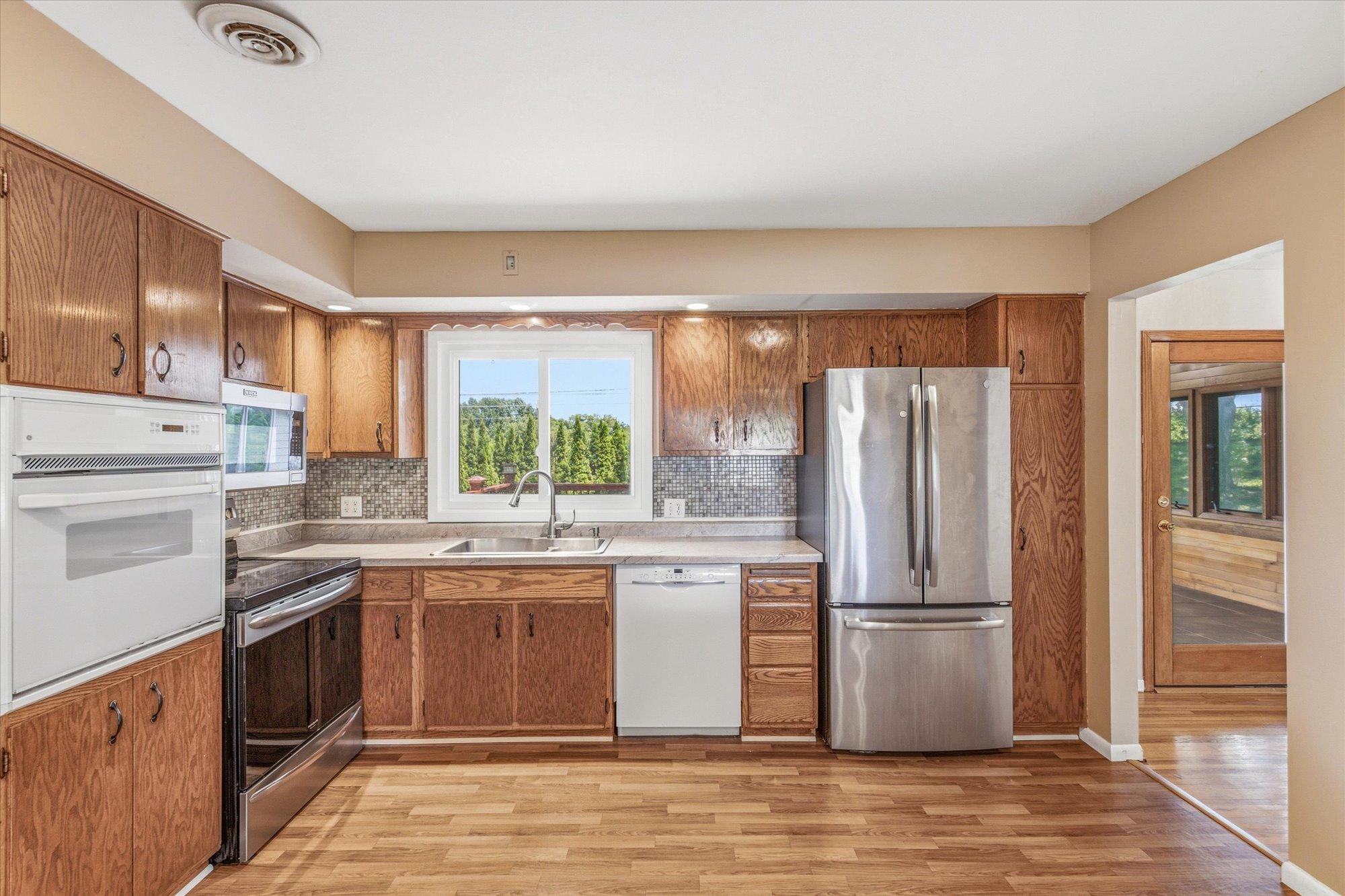 View of Residential at 11111 Carver Court, Burnsville MN 55337, Burnsville (17 of 43) - Mike Wilen | Minnesota Team Real Estate