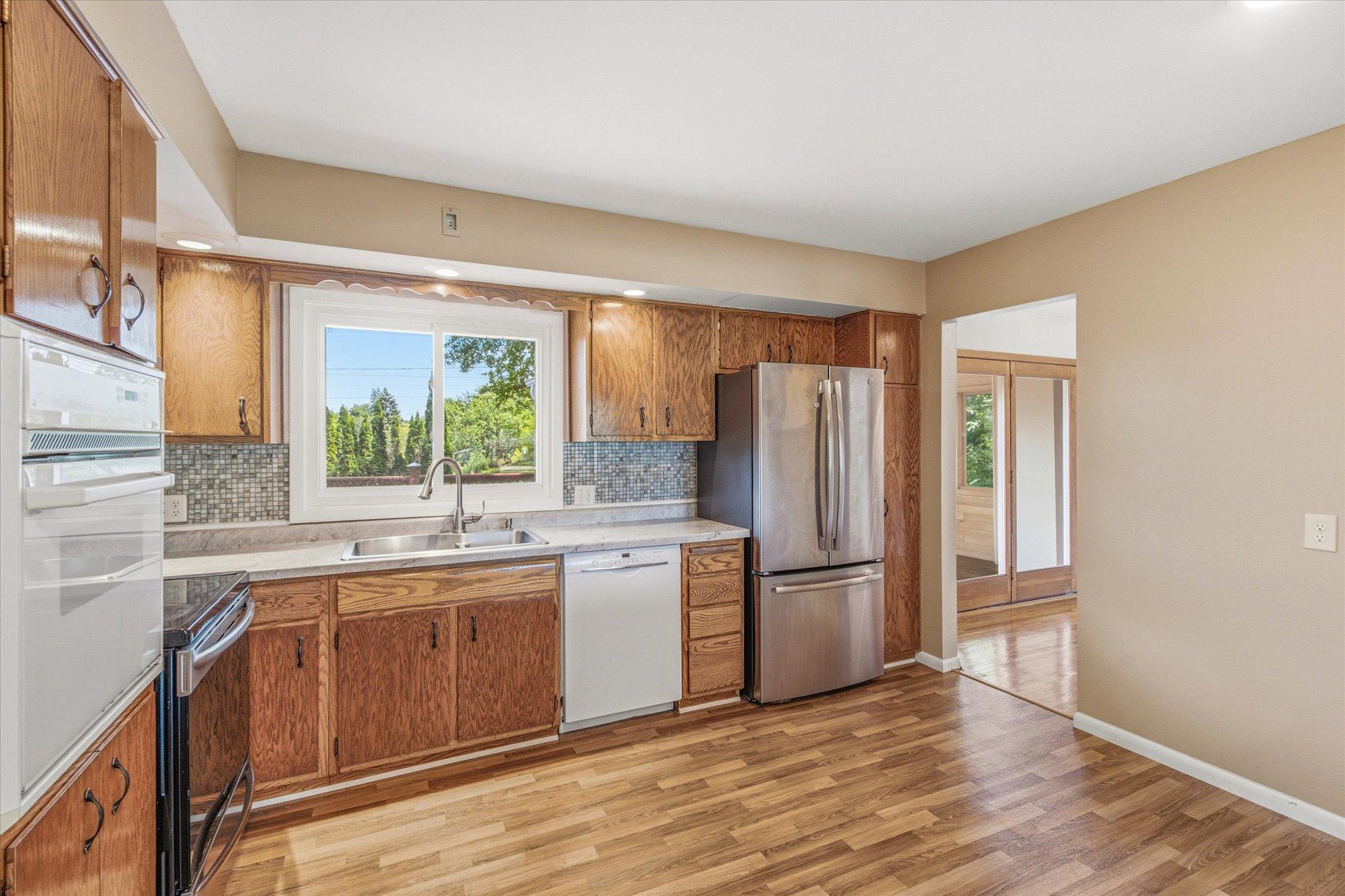View of Residential at 11111 Carver Court, Burnsville MN 55337, Burnsville (16 of 43) - Mike Wilen | Minnesota Team Real Estate