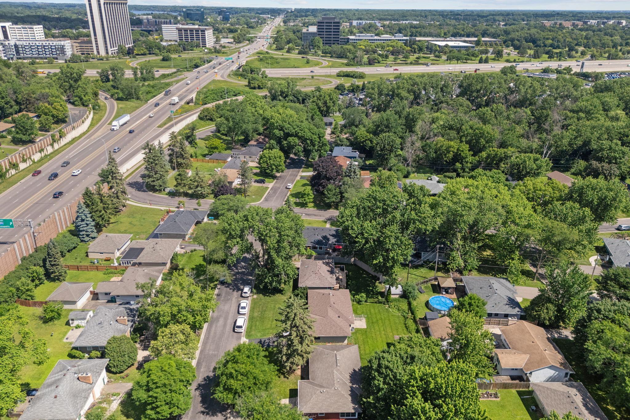 View of Residential at 9435 14th Street, Saint Louis Park MN 55426, Saint Louis Park (18 of 60) - Mike Wilen | Minnesota Team Real Estate