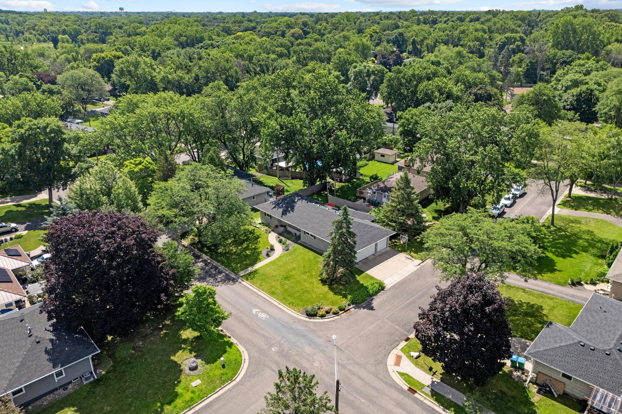 View of Residential at 9435 14th Street, Saint Louis Park MN 55426, Saint Louis Park (14 of 60) - Mike Wilen | Minnesota Team Real Estate