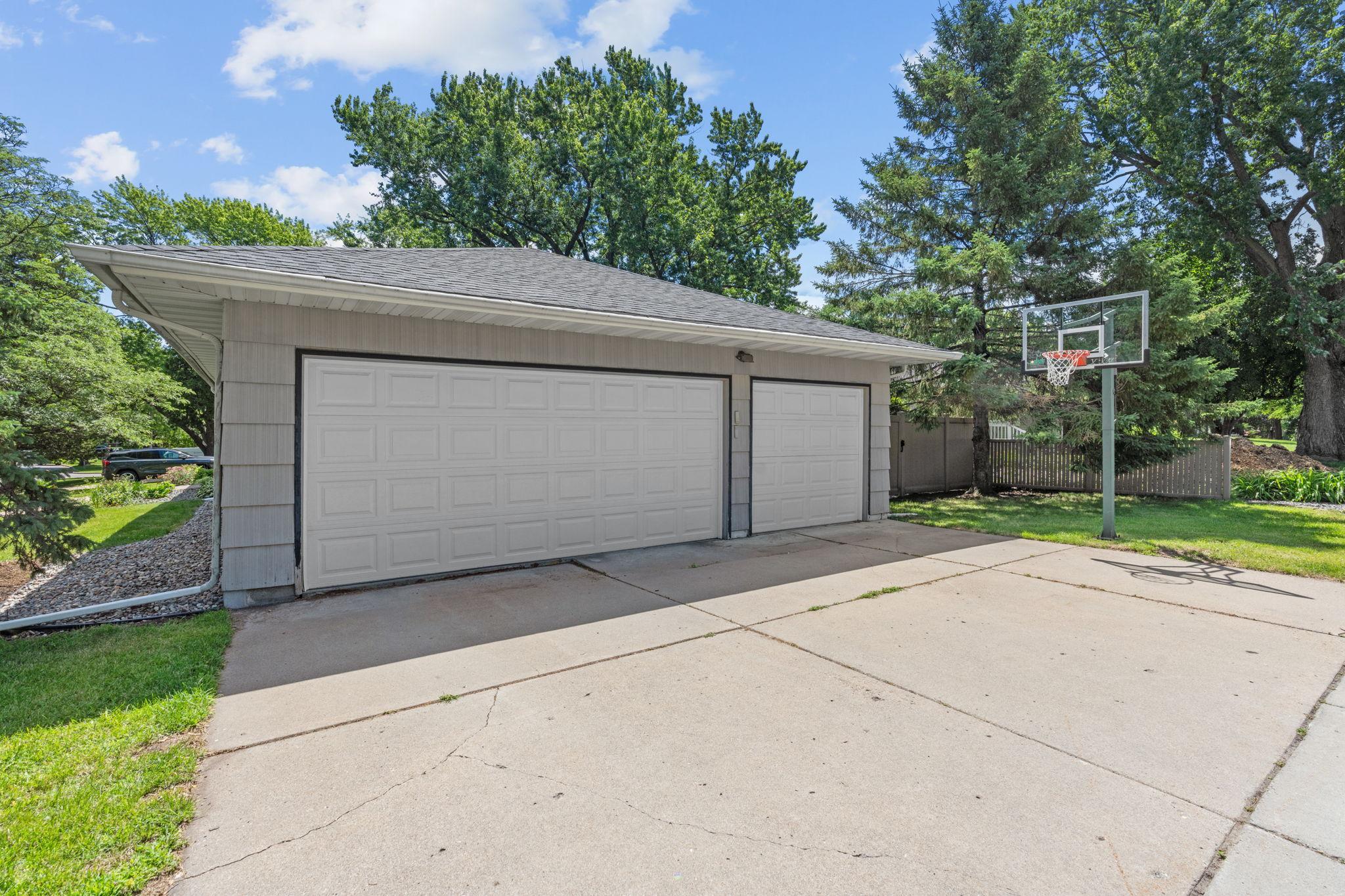 View of Residential at 9435 14th Street, Saint Louis Park MN 55426, Saint Louis Park (6 of 60) - Mike Wilen | Minnesota Team Real Estate