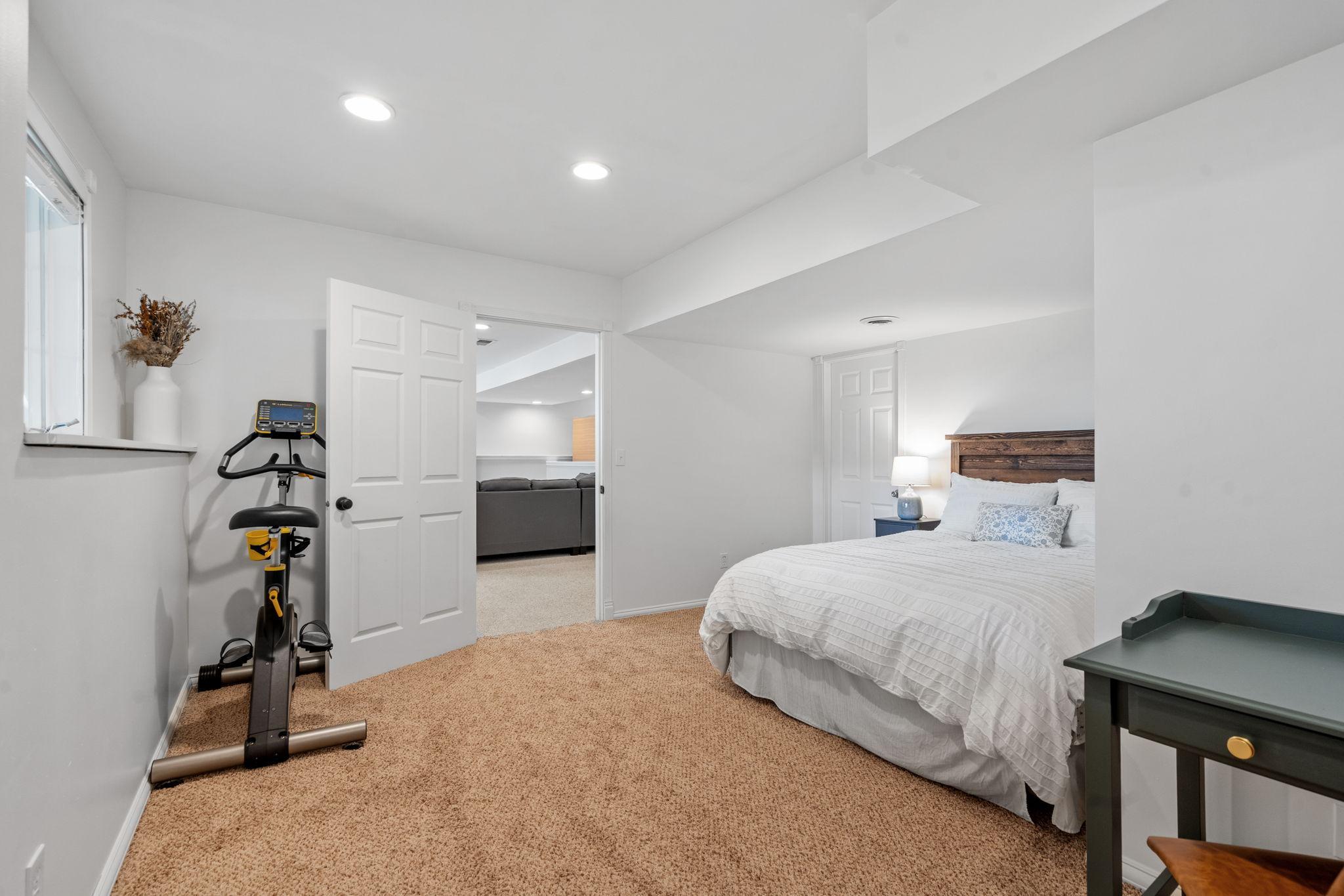 View of Residential at 2551 Cypress Street, Maplewood MN 55109, Maplewood (50 of 64) - Mike Wilen | Minnesota Team Real Estate