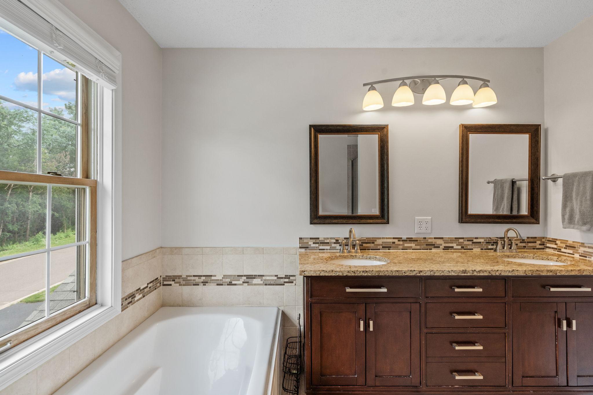 View of Residential at 2551 Cypress Street, Maplewood MN 55109, Maplewood (31 of 64) - Mike Wilen | Minnesota Team Real Estate