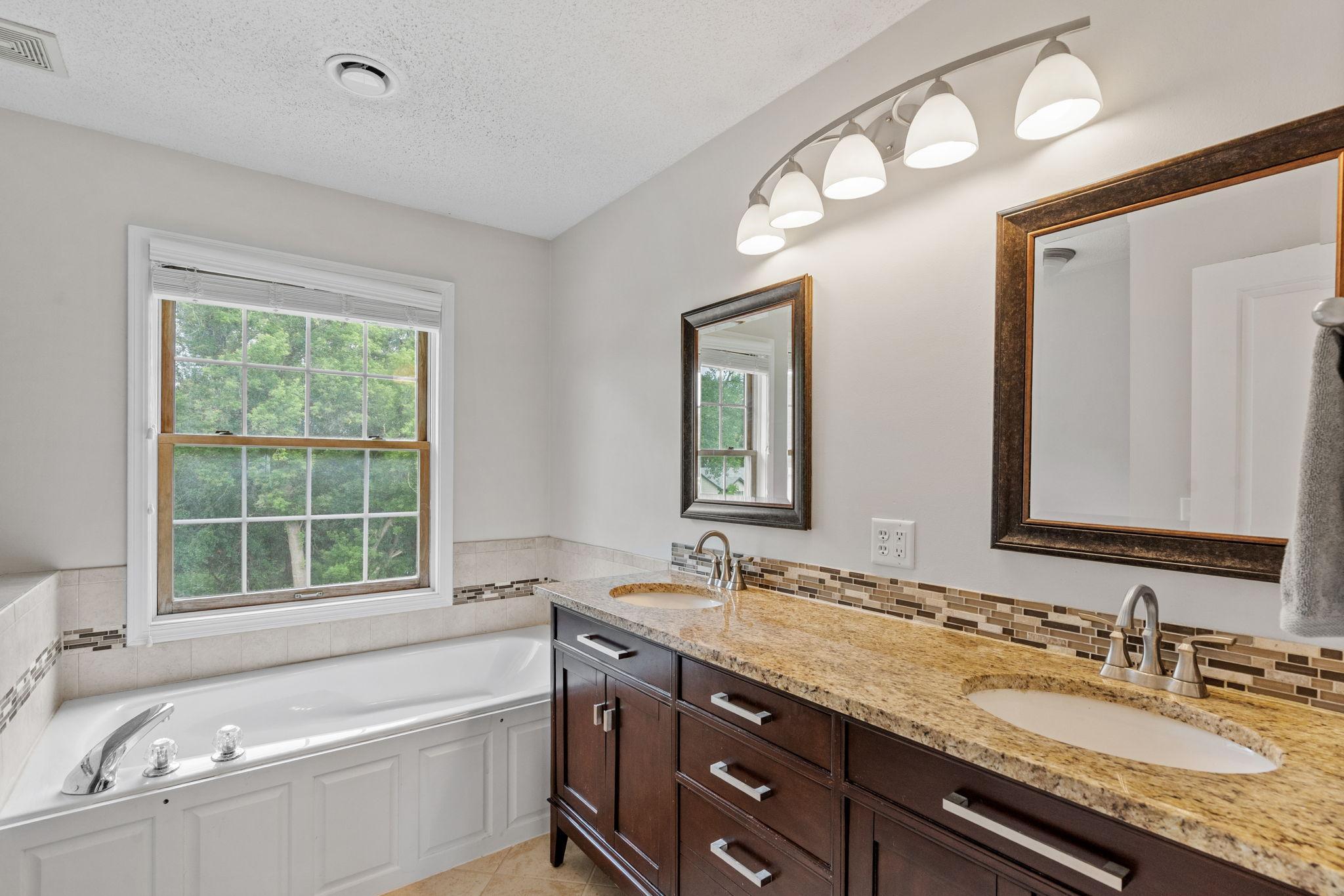 View of Residential at 2551 Cypress Street, Maplewood MN 55109, Maplewood (26 of 64) - Mike Wilen | Minnesota Team Real Estate
