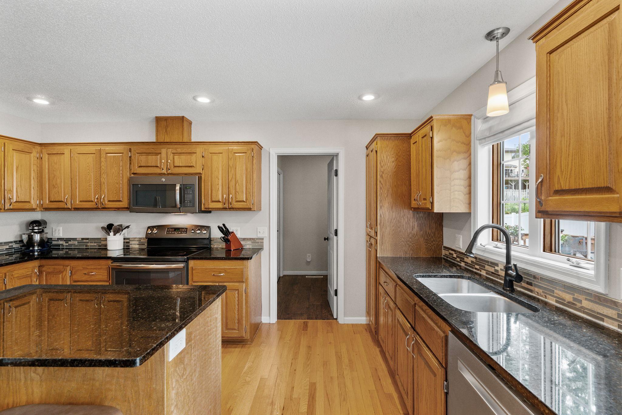 View of Residential at 2551 Cypress Street, Maplewood MN 55109, Maplewood (20 of 64) - Mike Wilen | Minnesota Team Real Estate