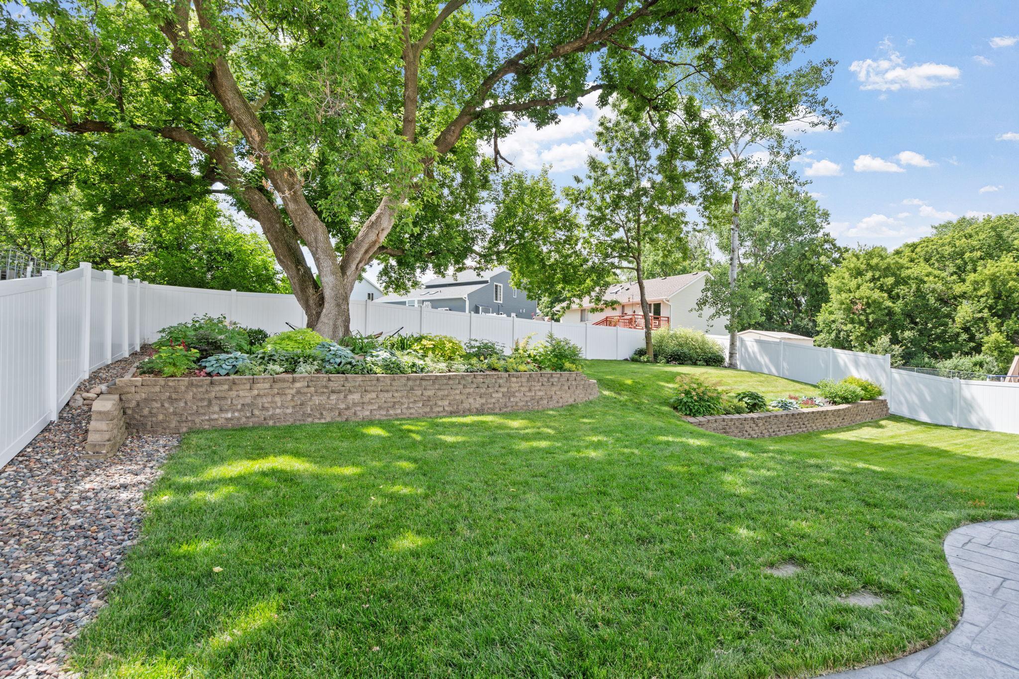 View of Residential at 2551 Cypress Street, Maplewood MN 55109, Maplewood (59 of 64) - Mike Wilen | Minnesota Team Real Estate