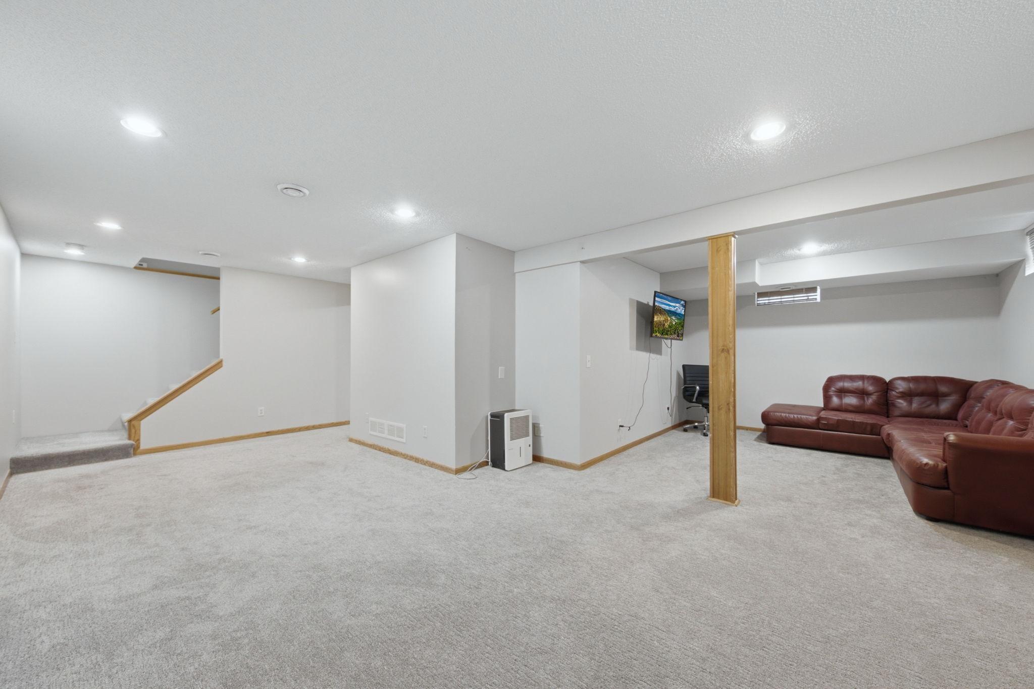 View of Residential at 9643 Polaris Lane, Maple Grove MN 55369, Maple Grove (22 of 29) - Mike Wilen | Minnesota Team Real Estate