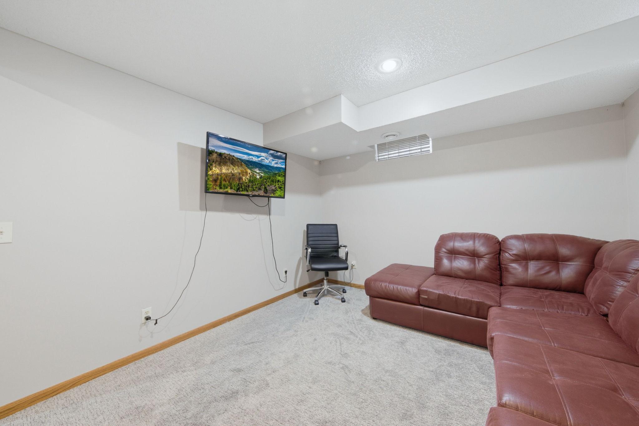View of Residential at 9643 Polaris Lane, Maple Grove MN 55369, Maple Grove (21 of 29) - Mike Wilen | Minnesota Team Real Estate