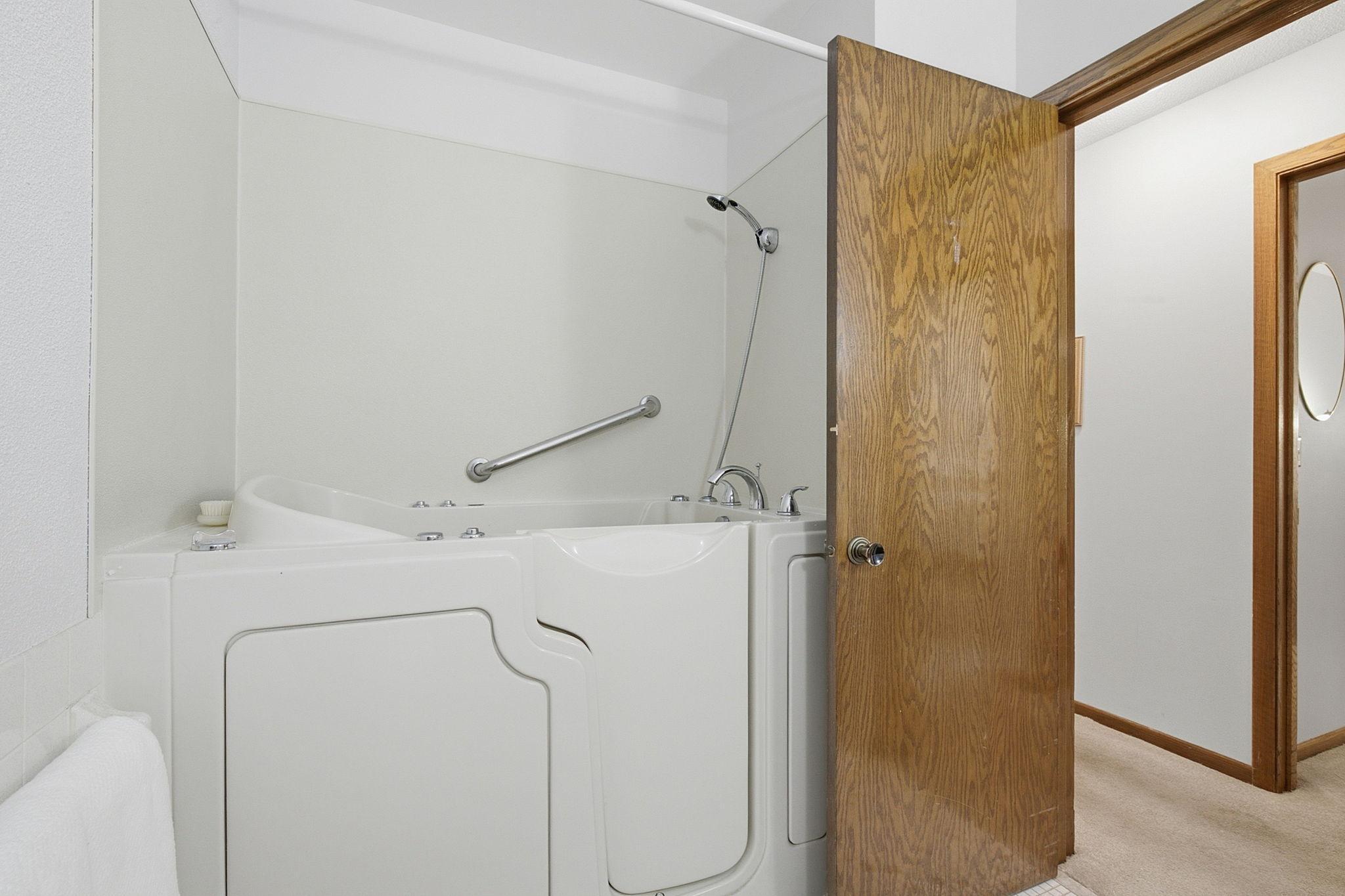 View of Residential at 255 Westview Drive #308, West Saint Paul MN 55118, West Saint Paul (21 of 39) - Mike Wilen | Minnesota Team Real Estate
