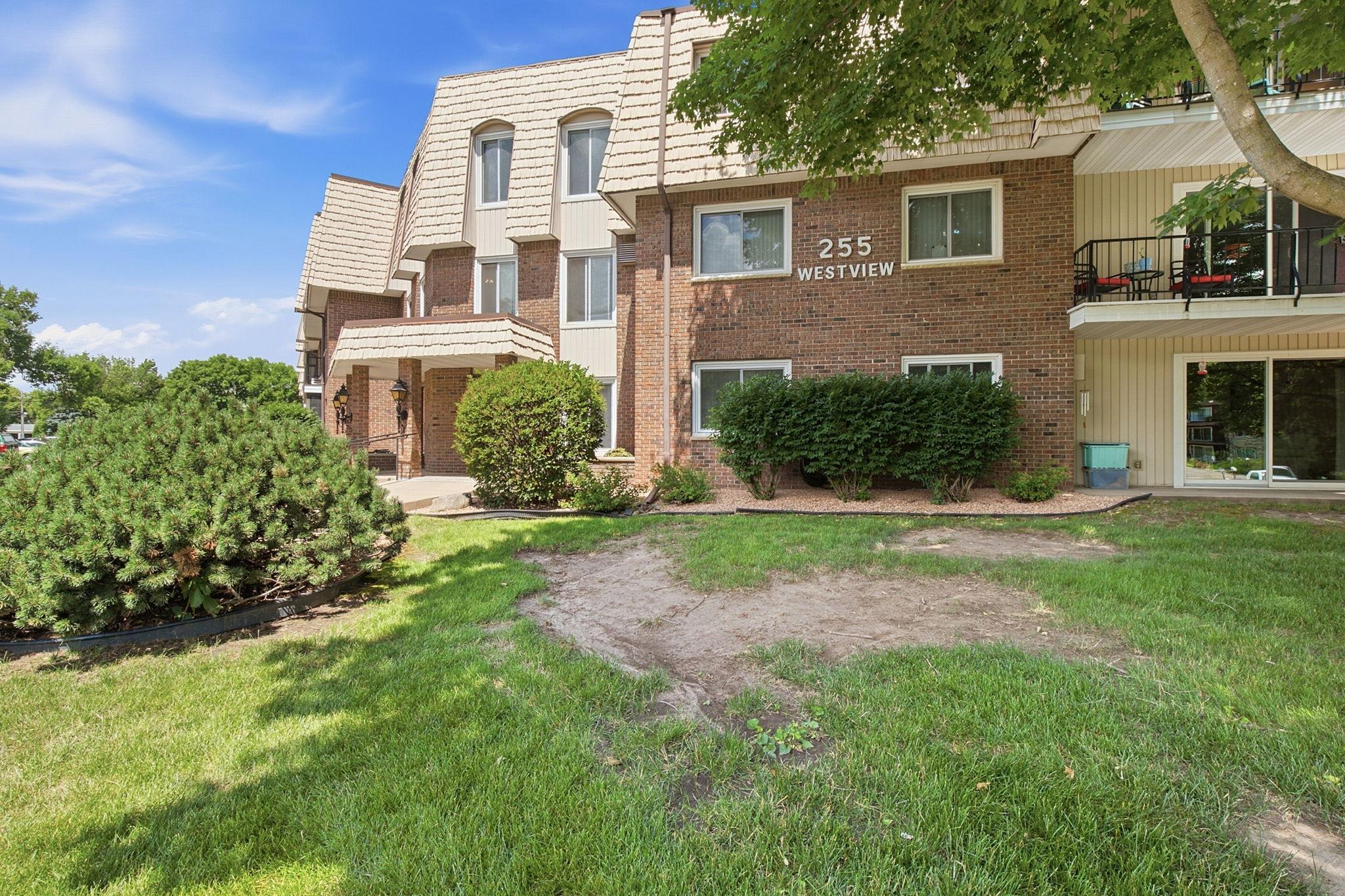 View of Residential at 255 Westview Drive #308, West Saint Paul MN 55118, West Saint Paul (38 of 39) - Mike Wilen | Minnesota Team Real Estate