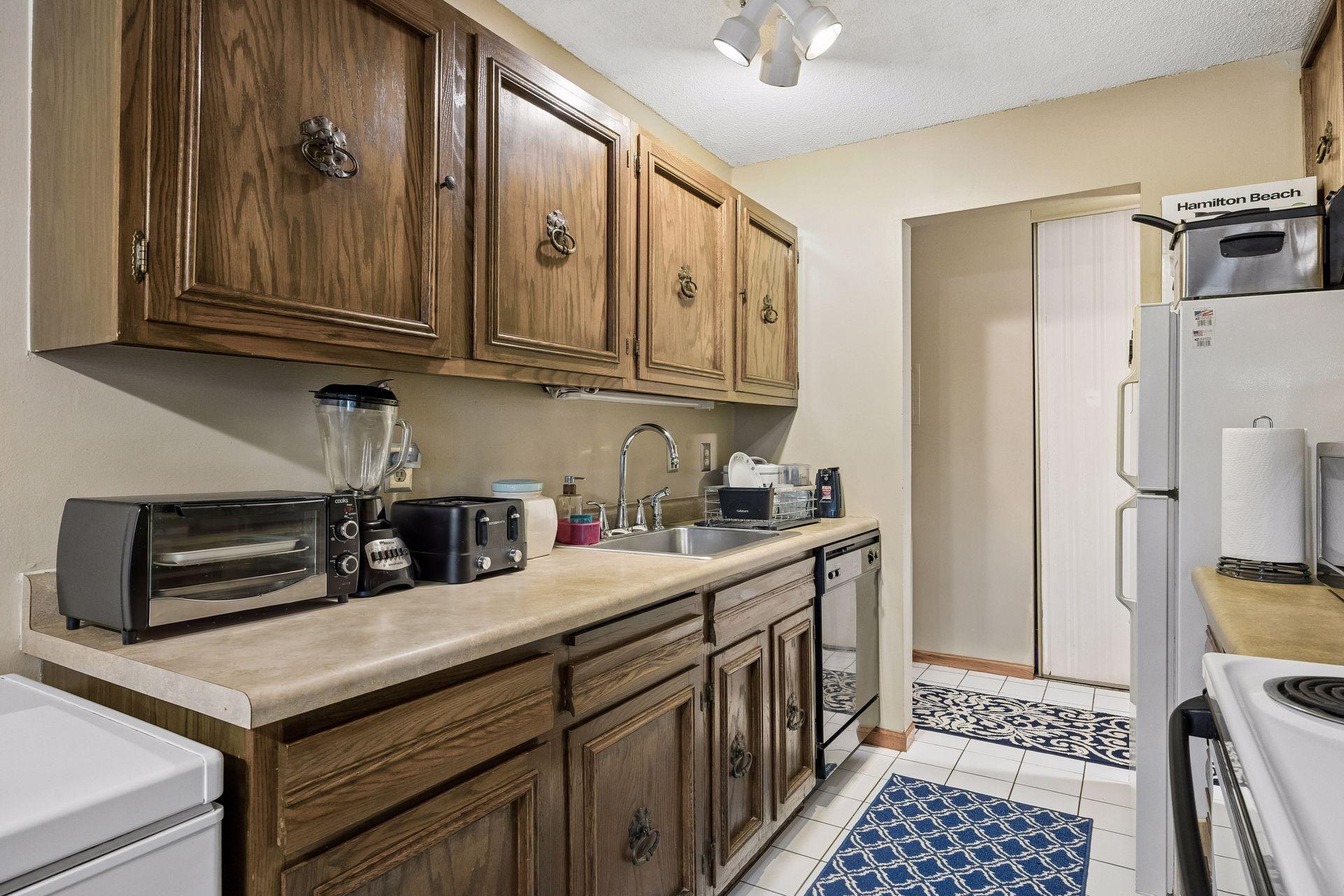View of Residential at 4512 Cedar Lake Road #3, Saint Louis Park MN 55416, Saint Louis Park (24 of 38) - Mike Wilen | Minnesota Team Real Estate