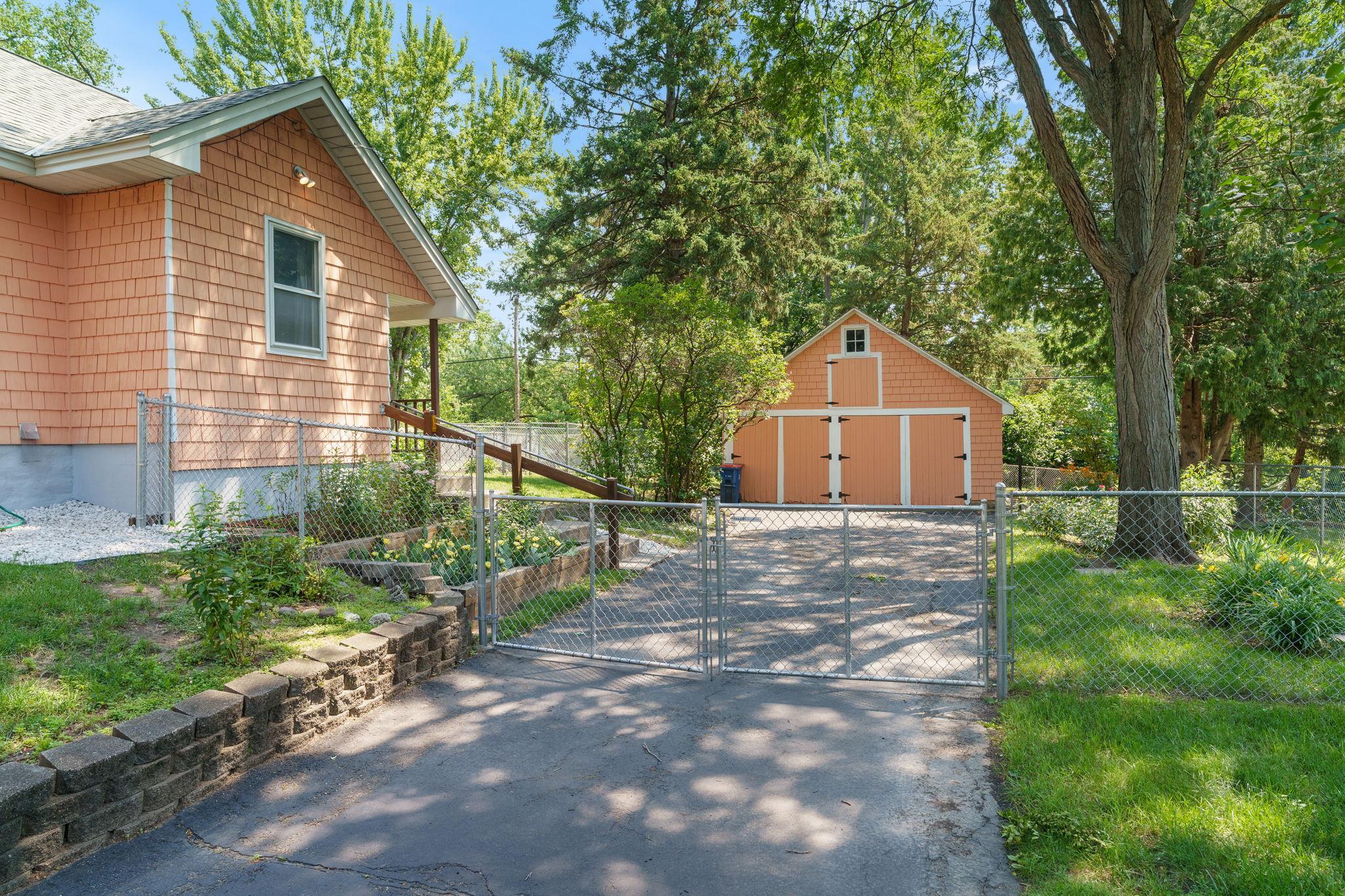 View of Residential at 10901 Russell Avenue, Bloomington MN 55431, Bloomington (23 of 33) - Mike Wilen | Minnesota Team Real Estate