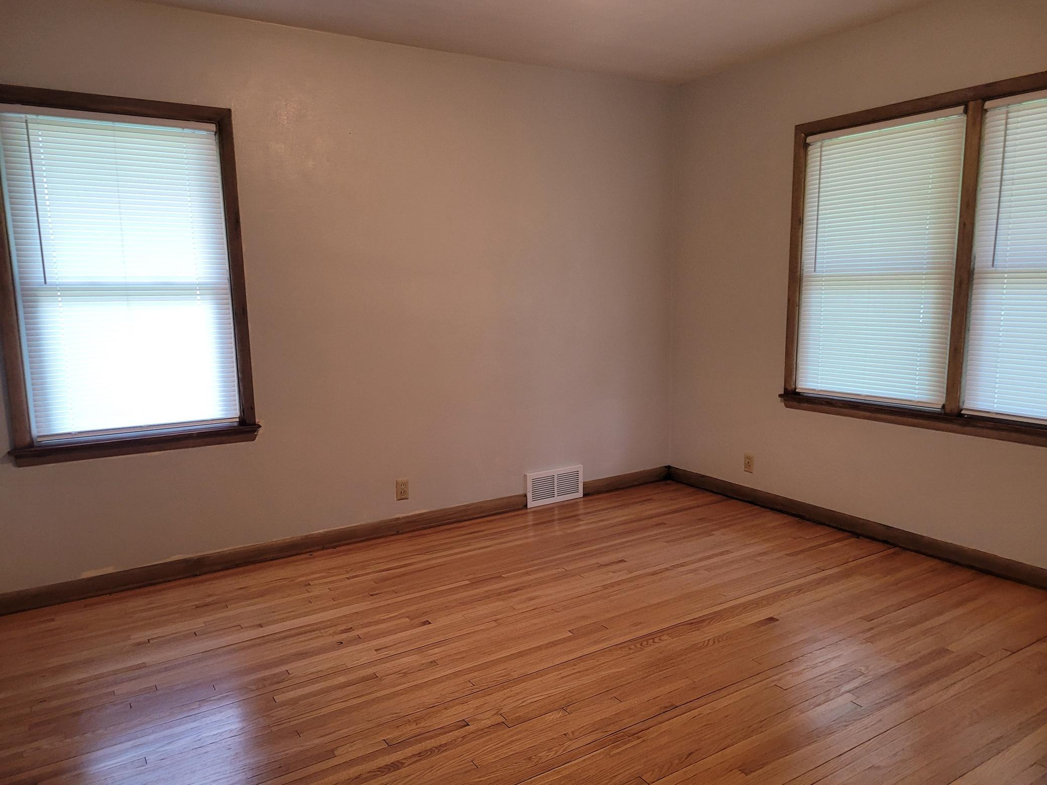 View of Residential at 985 Bradley Street, Saint Paul MN 55130, Saint Paul (9 of 14) - Mike Wilen | Minnesota Team Real Estate