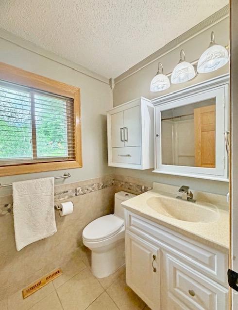 View of Residential at 2111 Kings Valley Road, Golden Valley MN 55427, Golden Valley (56 of 91) - Mike Wilen | Minnesota Team Real Estate