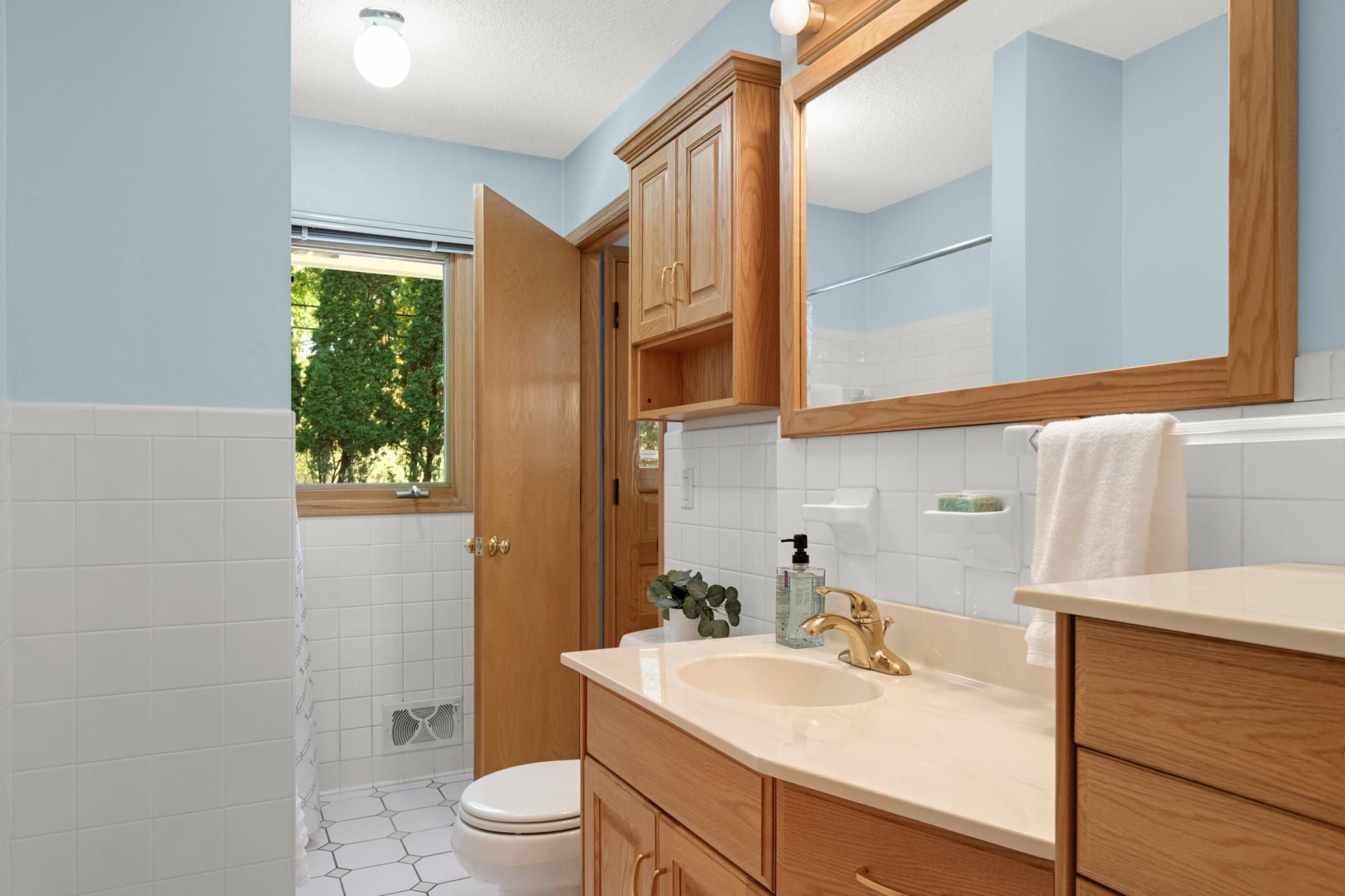 View of Residential at 300 Kenmar Circle, Minnetonka MN 55305, Minnetonka (25 of 32) - Mike Wilen | Minnesota Team Real Estate