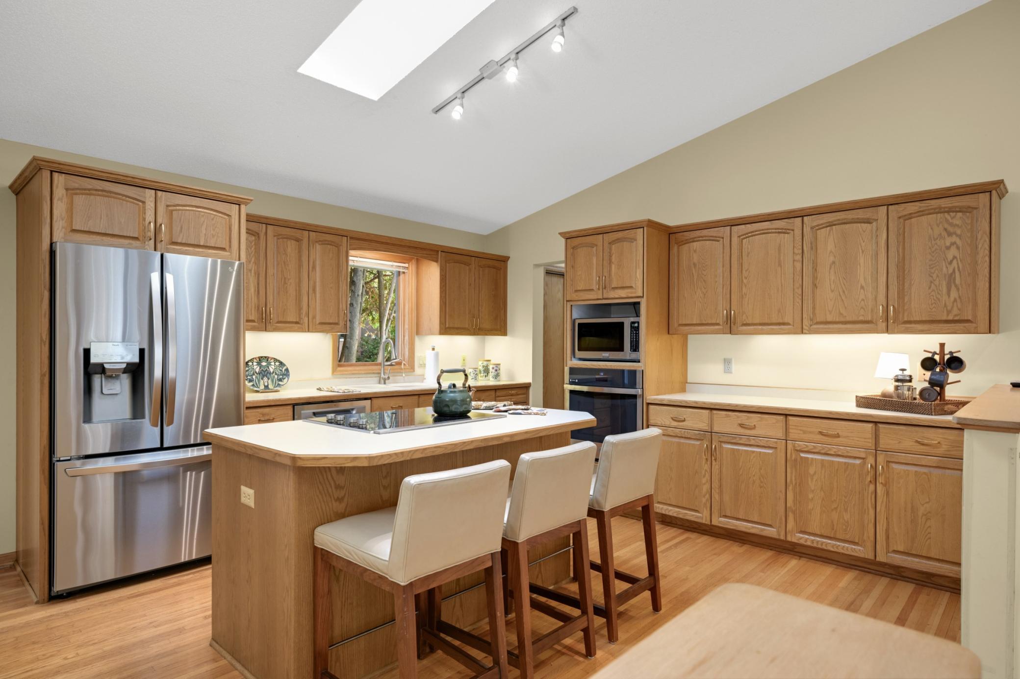 View of Residential at 300 Kenmar Circle, Minnetonka MN 55305, Minnetonka (11 of 32) - Mike Wilen | Minnesota Team Real Estate