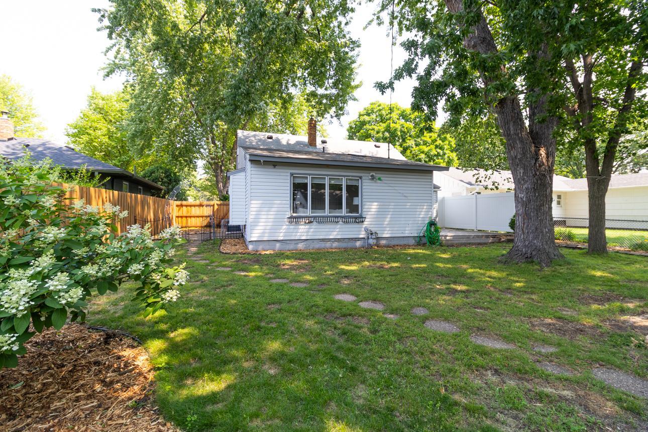 View of Residential at 2024 Itasca Avenue, Saint Paul MN 55116, Saint Paul (36 of 43) - Mike Wilen | Minnesota Team Real Estate