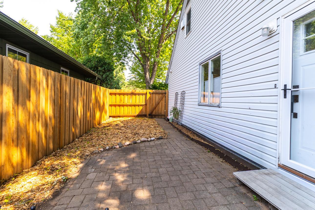 View of Residential at 2024 Itasca Avenue, Saint Paul MN 55116, Saint Paul (33 of 43) - Mike Wilen | Minnesota Team Real Estate