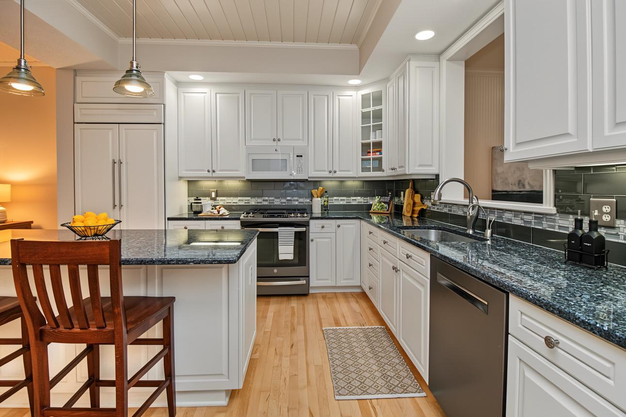 View of Residential at 604 Coventry Lane, Edina MN 55435, Edina (12 of 54) - Mike Wilen | Minnesota Team Real Estate
