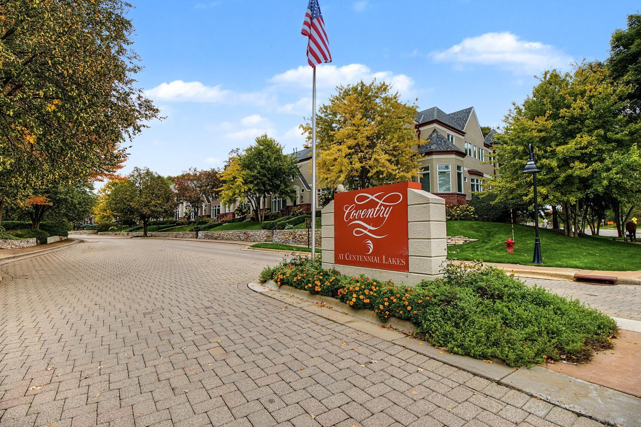 View of Residential at 604 Coventry Lane, Edina MN 55435, Edina (2 of 54) - Mike Wilen | Minnesota Team Real Estate