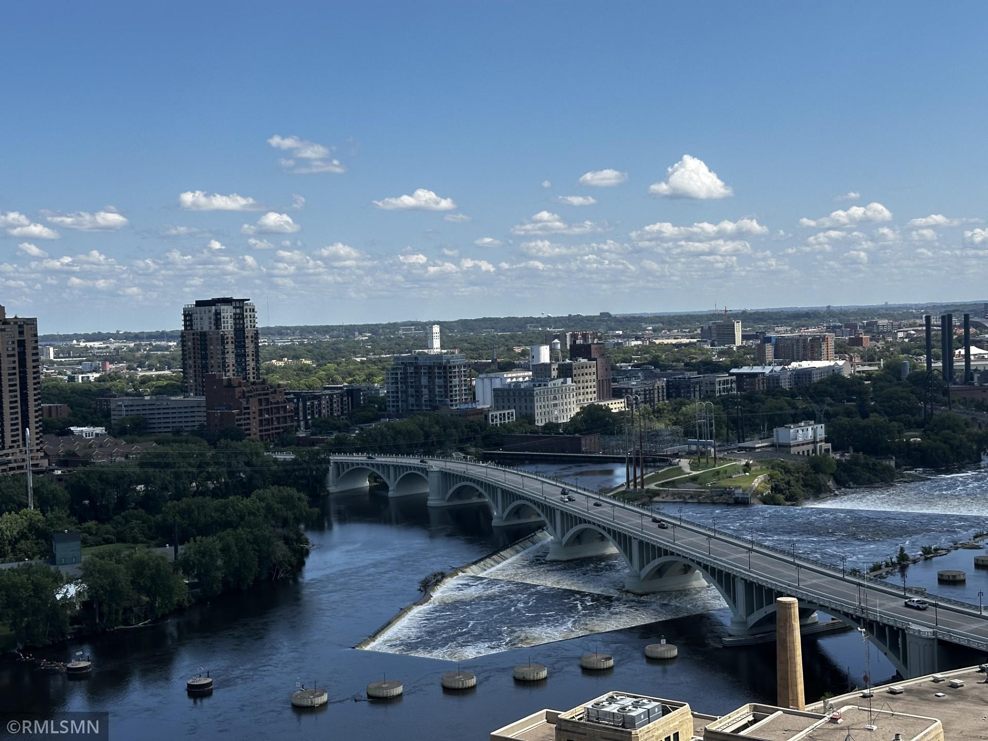 View of Residential at 15 1st Street #A602, Minneapolis MN 55401, Minneapolis (31 of 37) - Mike Wilen | Minnesota Team Real Estate