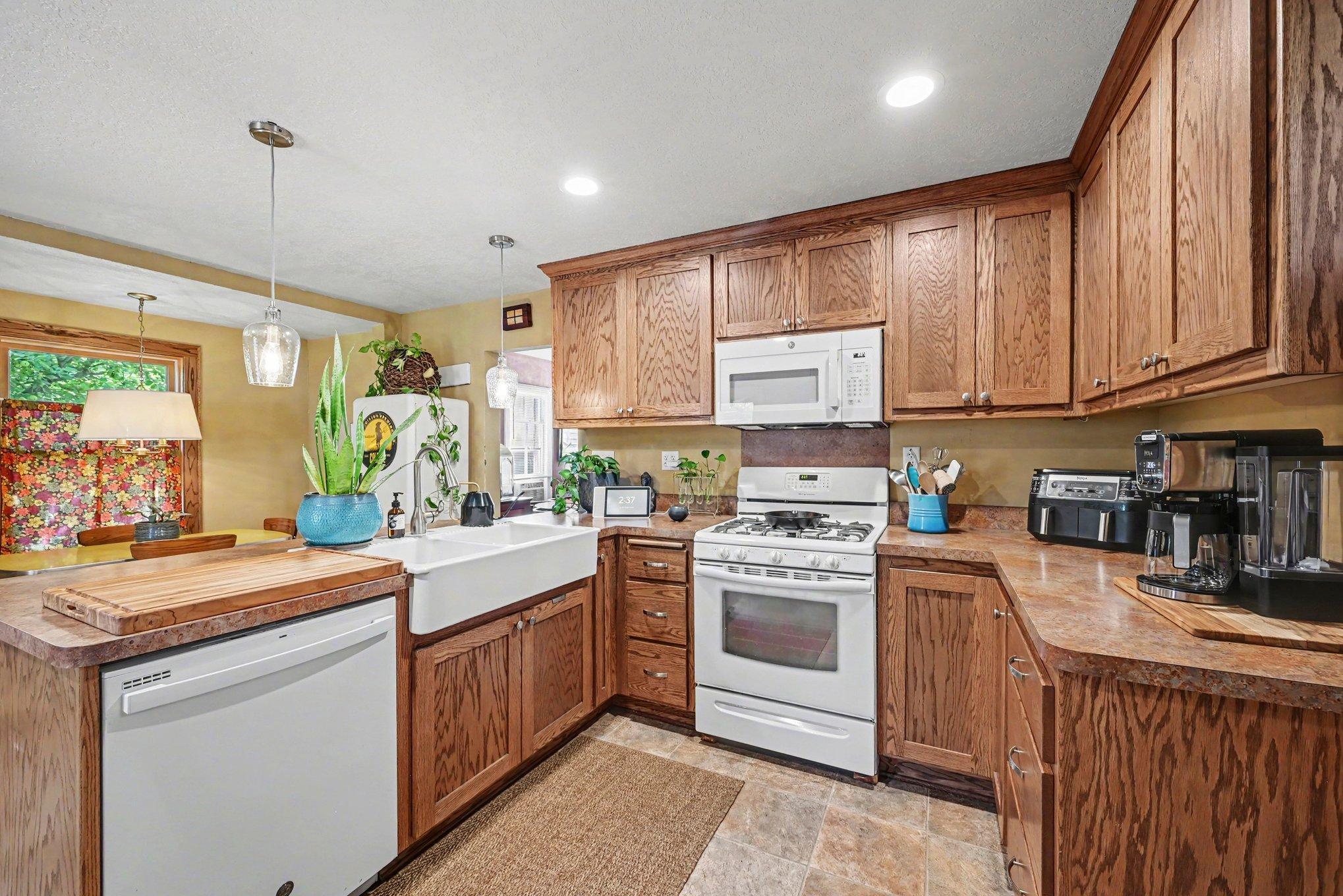 View of Single Family at 1260 Woodbridge Street, Saint Paul - Mike Wilen | Minnesota Team Real Estate