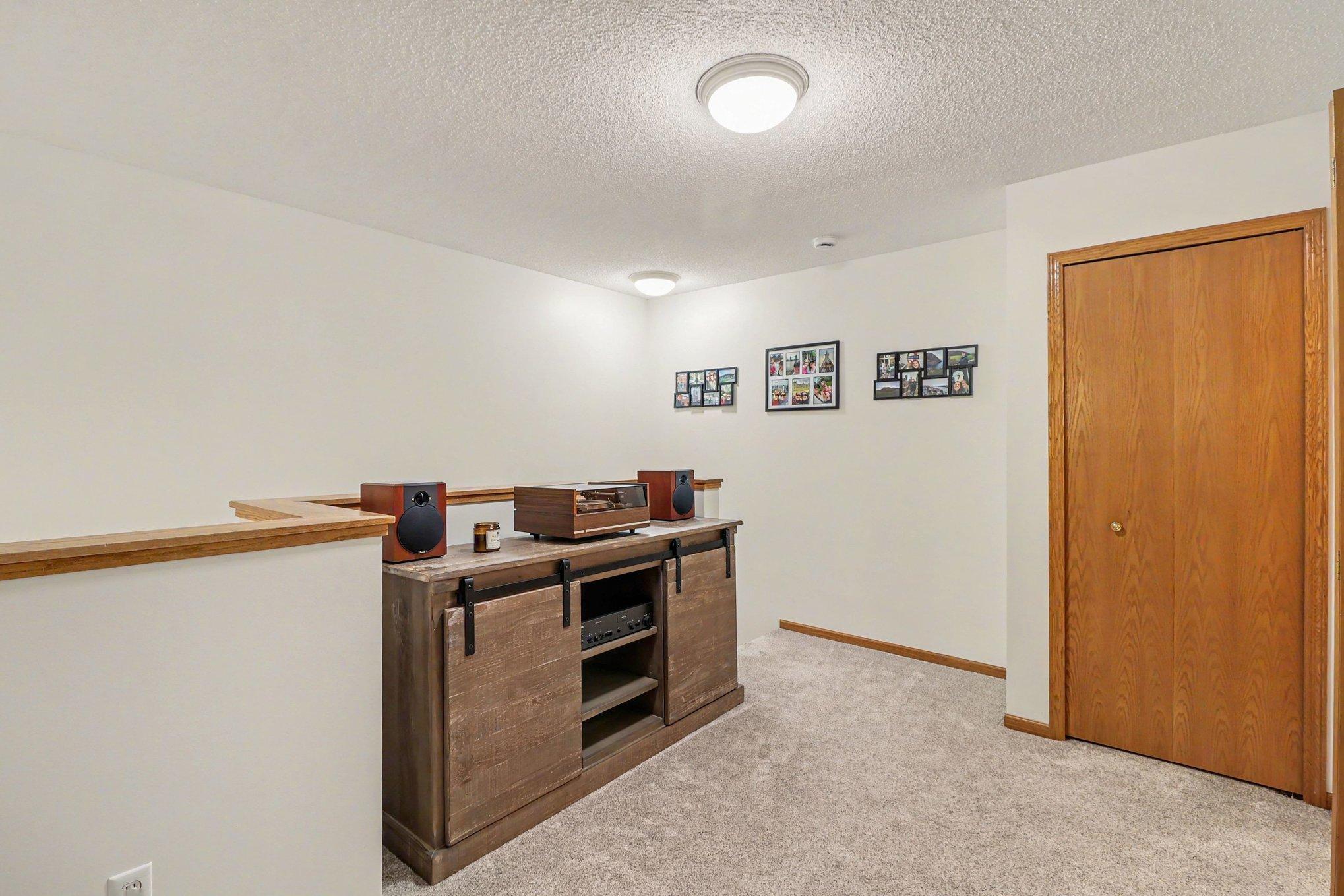 View of Residential at 8443 Cortland Road, Eden Prairie MN 55344, Eden Prairie (12 of 25) - Mike Wilen | Minnesota Team Real Estate