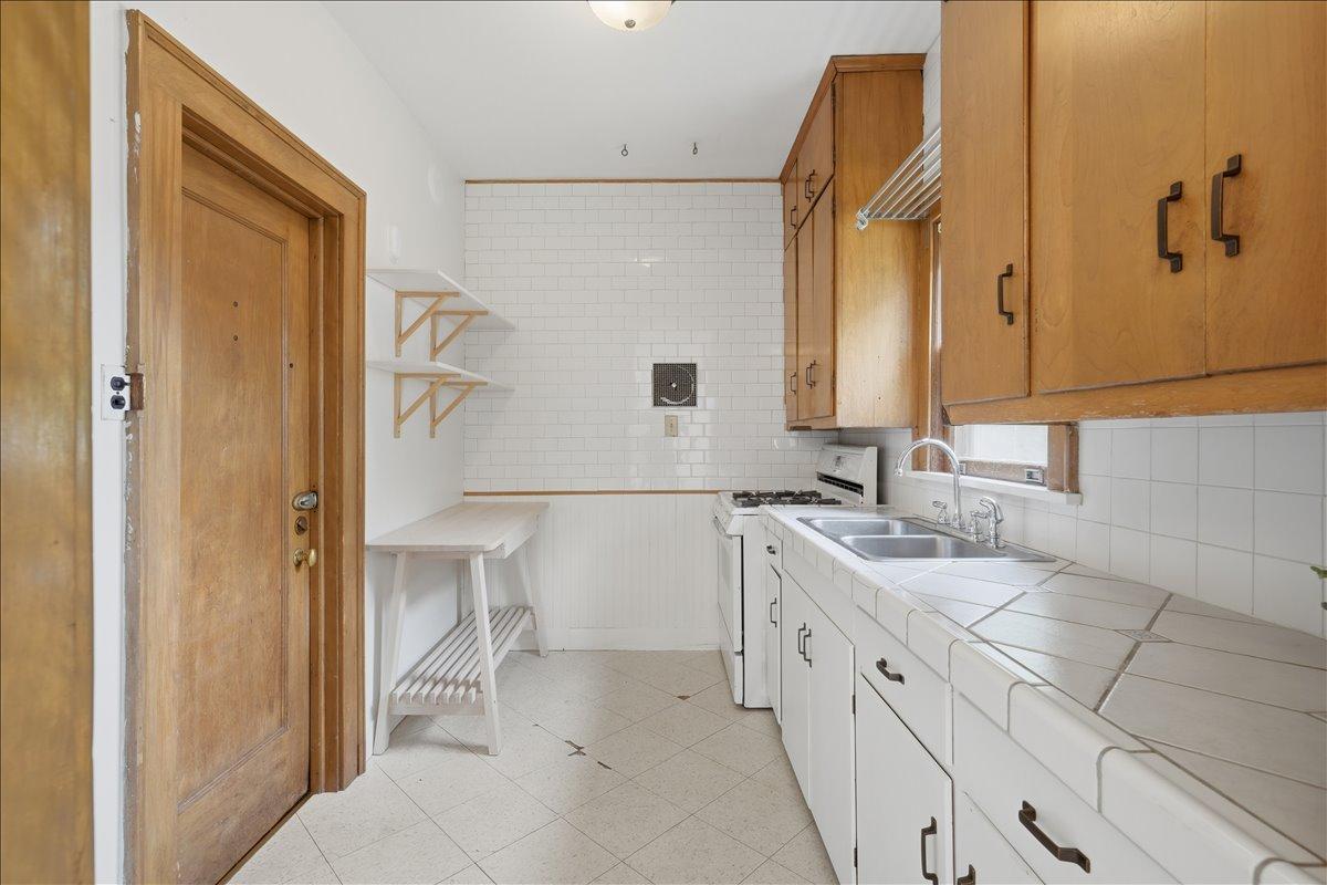 View of Residential Income at 1070 Bradley Street, Saint Paul MN 55130, Saint Paul (12 of 43) - Mike Wilen | Minnesota Team Real Estate