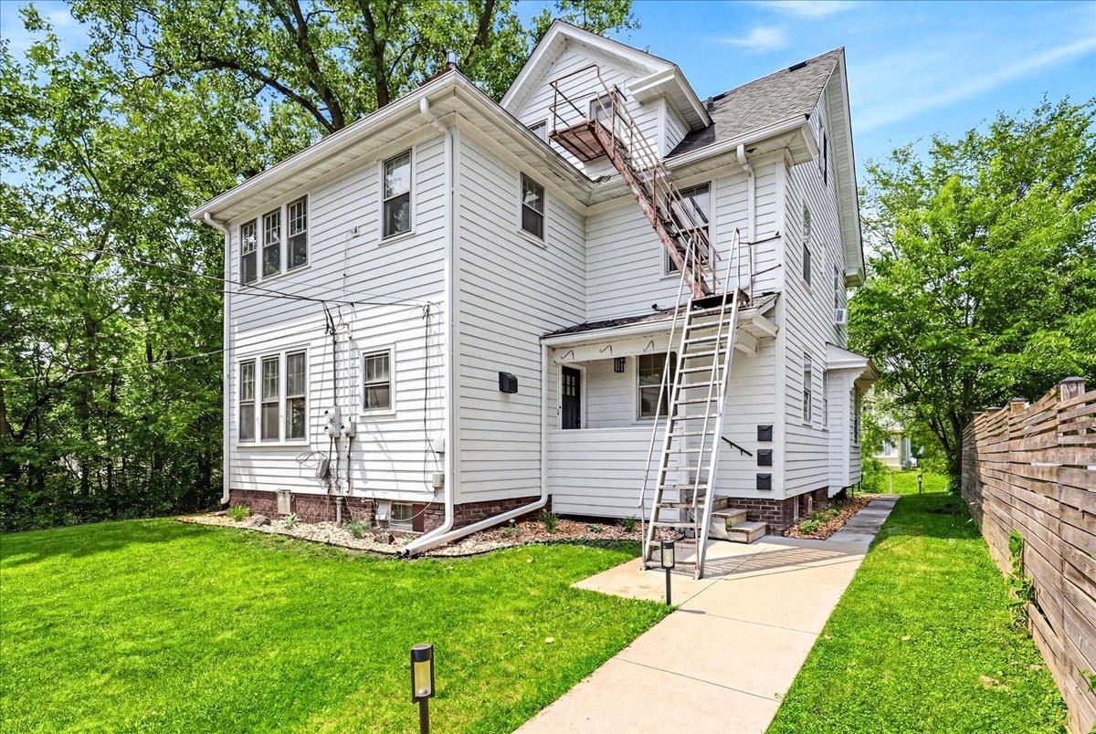 View of Residential Income at 1070 Bradley Street, Saint Paul MN 55130, Saint Paul (36 of 43) - Mike Wilen | Minnesota Team Real Estate