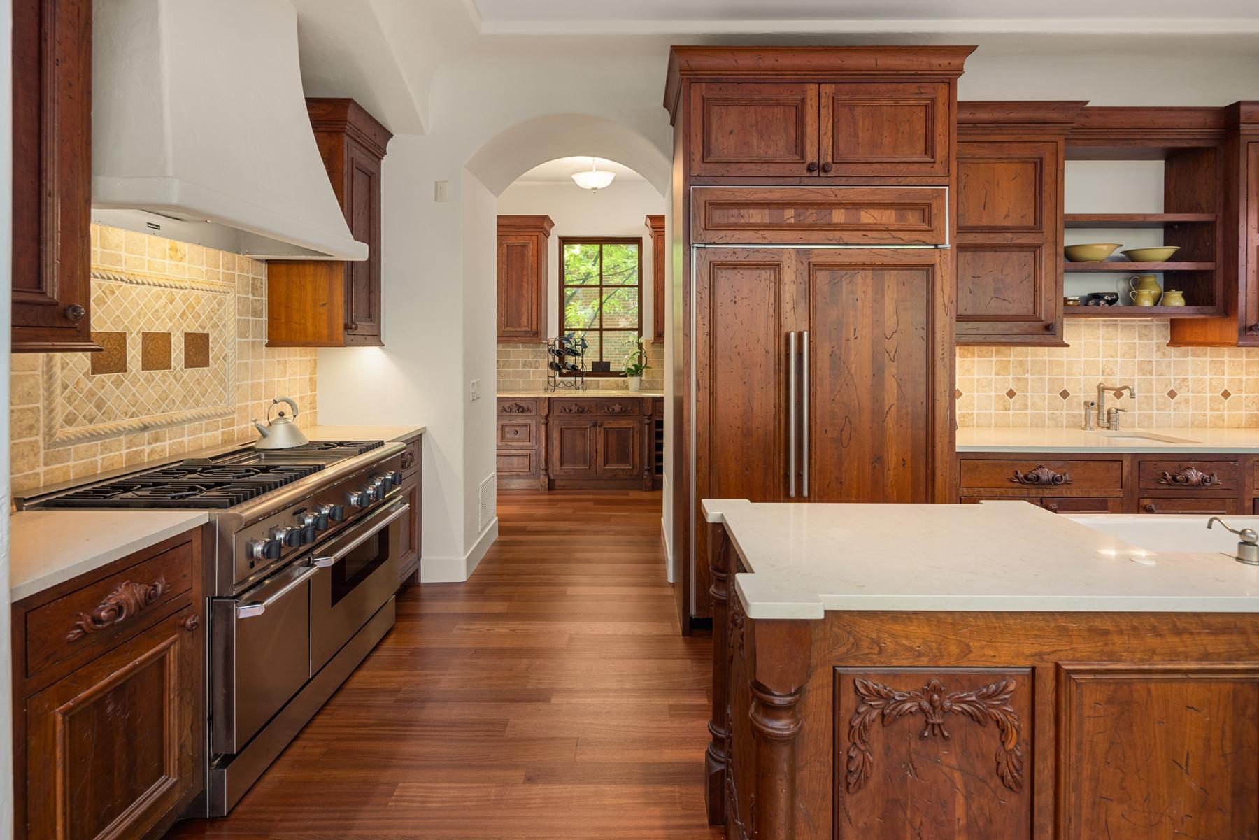 View of Residential at 1700 Kenwood Parkway, Minneapolis MN 55405, Minneapolis (11 of 50) - Mike Wilen | Minnesota Team Real Estate