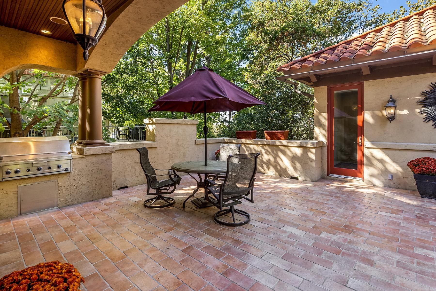 View of Residential at 1700 Kenwood Parkway, Minneapolis MN 55405, Minneapolis (14 of 50) - Mike Wilen | Minnesota Team Real Estate