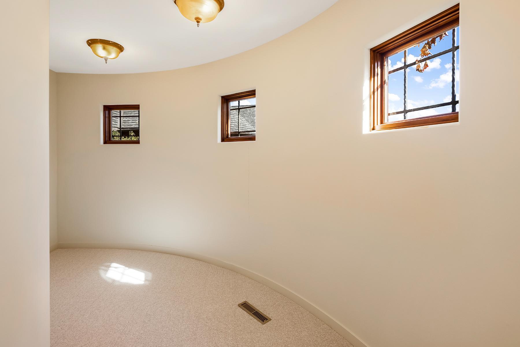 View of Residential at 1700 Kenwood Parkway, Minneapolis MN 55405, Minneapolis (31 of 50) - Mike Wilen | Minnesota Team Real Estate