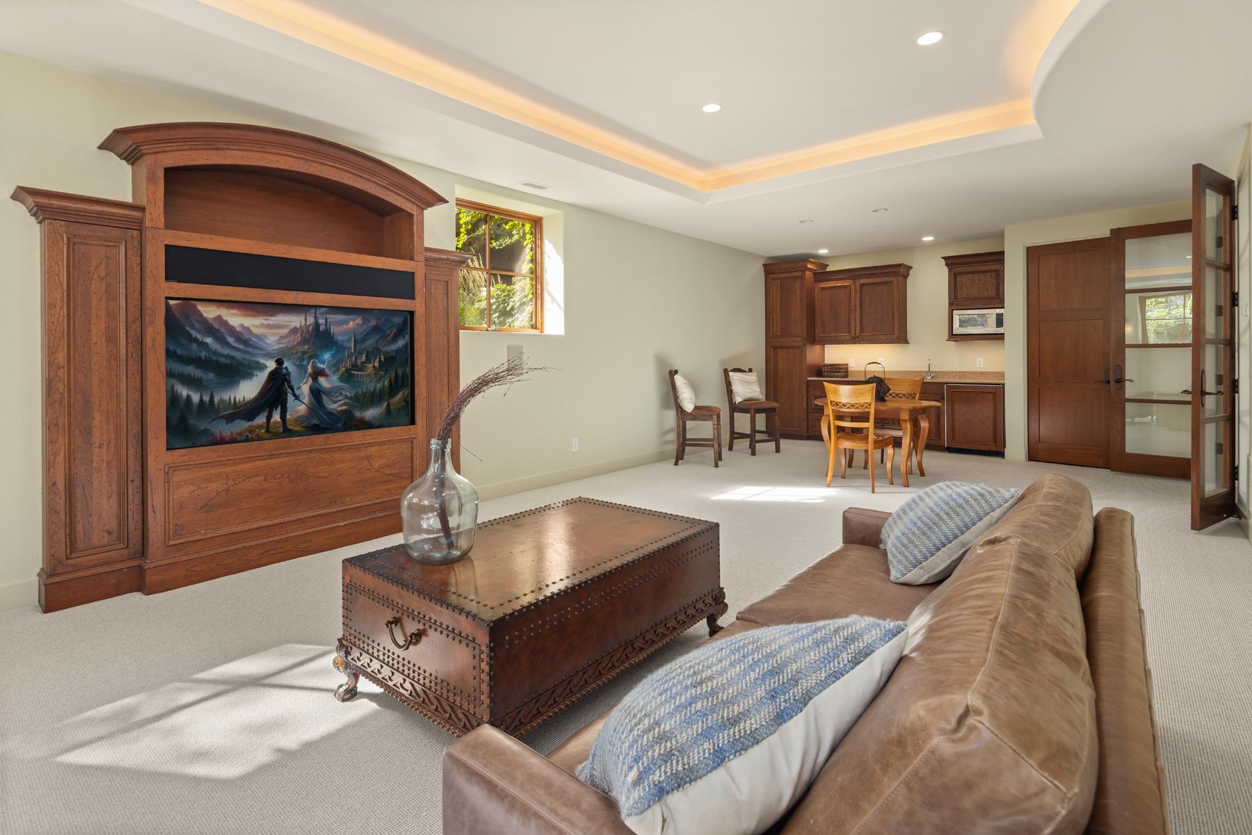 View of Residential at 1700 Kenwood Parkway, Minneapolis MN 55405, Minneapolis (41 of 50) - Mike Wilen | Minnesota Team Real Estate