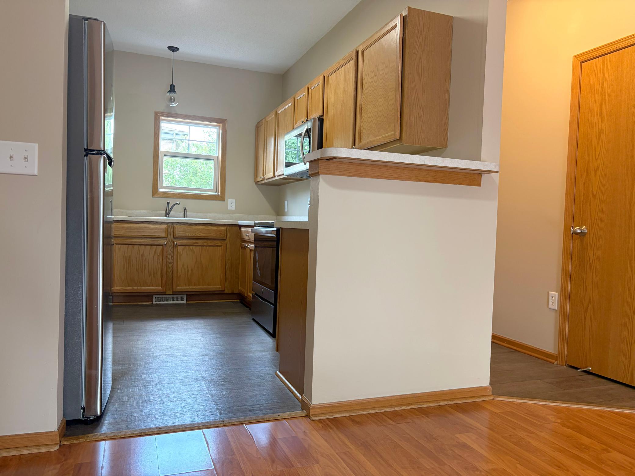 View of Residential at 1087 Barclay Street, Saint Paul MN 55106, Saint Paul (13 of 38) - Mike Wilen | Minnesota Team Real Estate