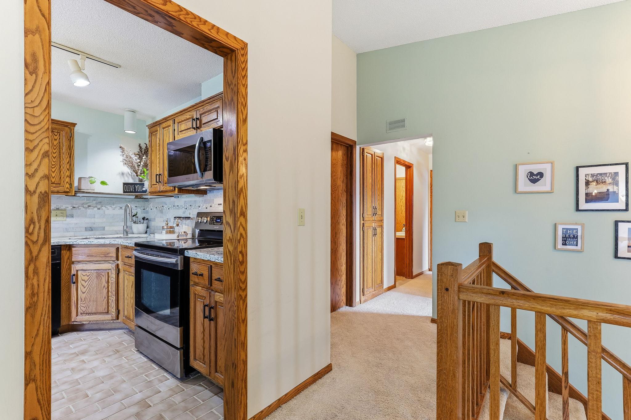 View of Residential at 556 Donegal Circle, Shoreview MN 55126, Shoreview (18 of 46) - Mike Wilen | Minnesota Team Real Estate