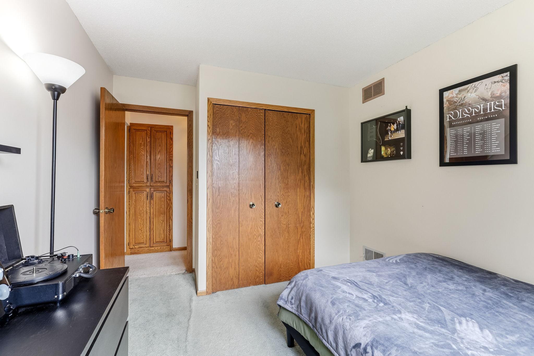 View of Residential at 556 Donegal Circle, Shoreview MN 55126, Shoreview (20 of 46) - Mike Wilen | Minnesota Team Real Estate