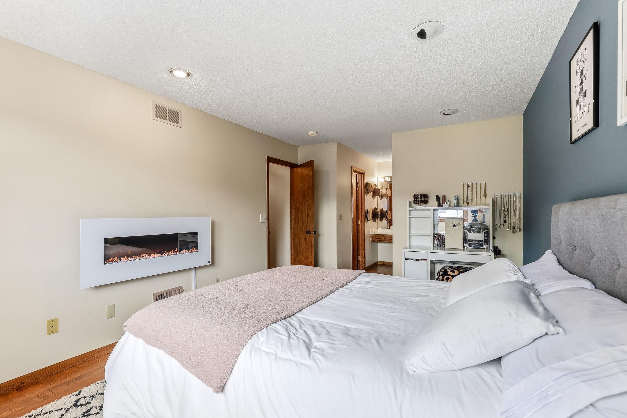 View of Residential at 556 Donegal Circle, Shoreview MN 55126, Shoreview (22 of 46) - Mike Wilen | Minnesota Team Real Estate