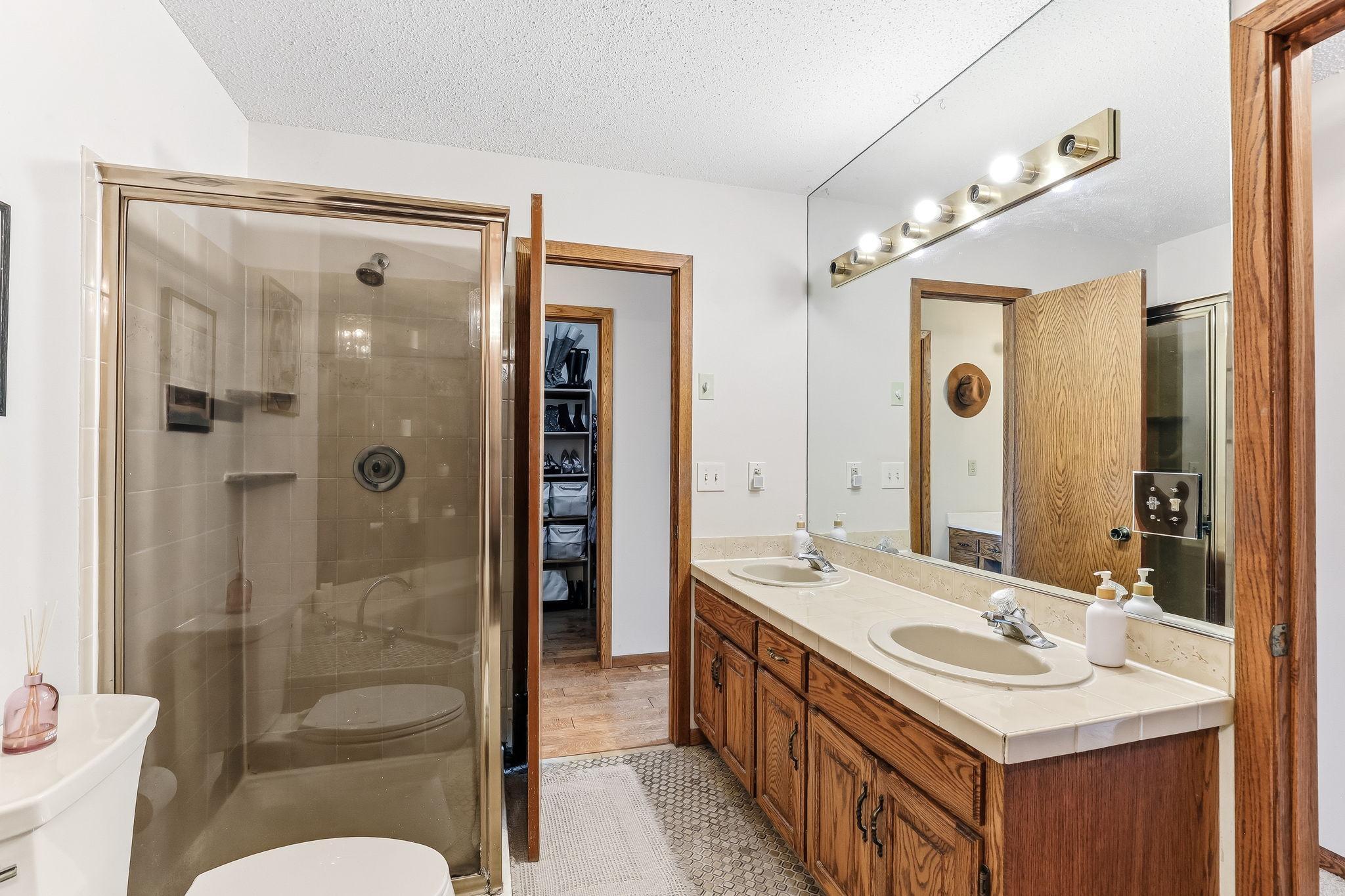 View of Residential at 556 Donegal Circle, Shoreview MN 55126, Shoreview (28 of 46) - Mike Wilen | Minnesota Team Real Estate