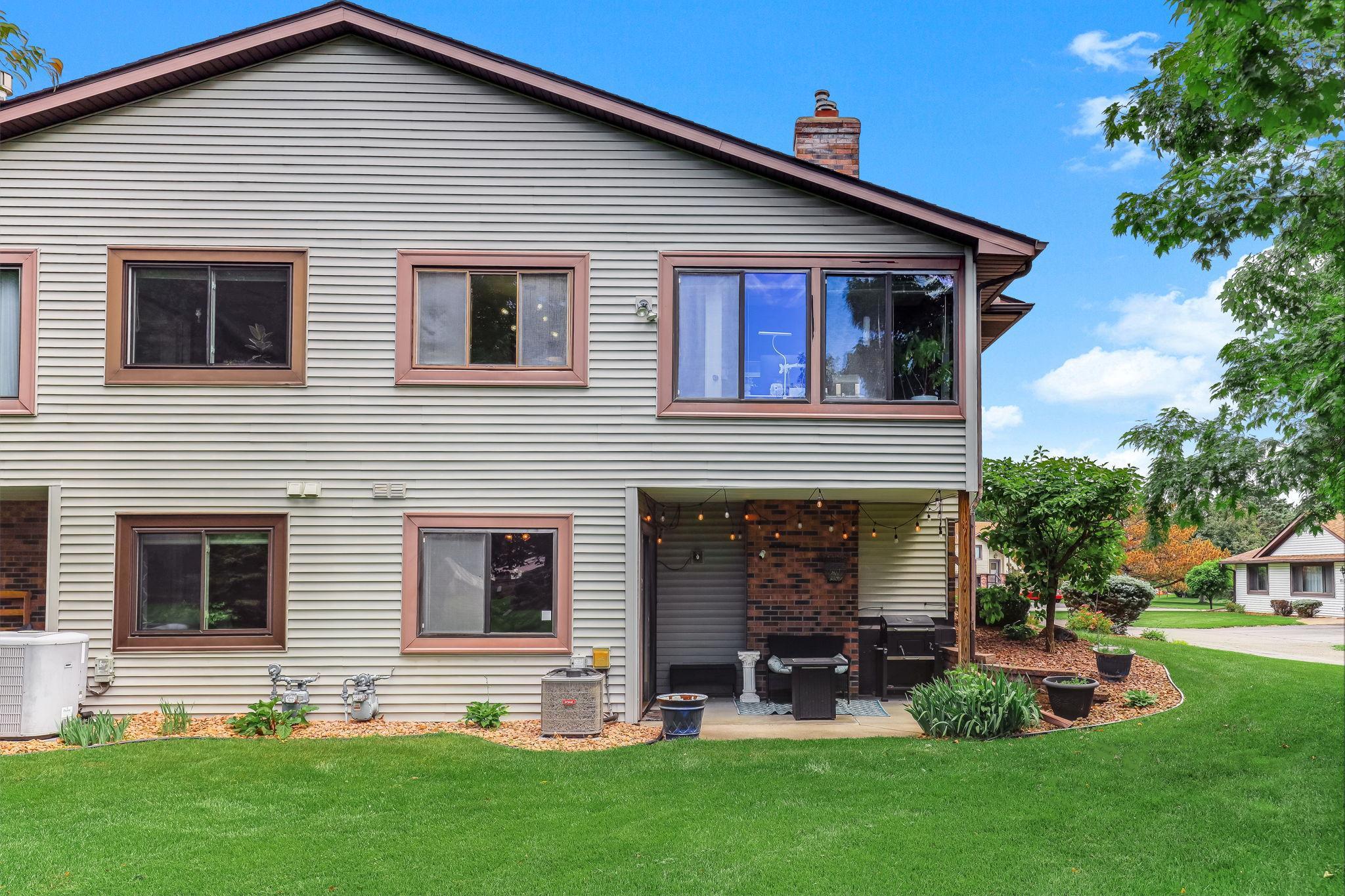 View of Residential at 556 Donegal Circle, Shoreview MN 55126, Shoreview (43 of 46) - Mike Wilen | Minnesota Team Real Estate