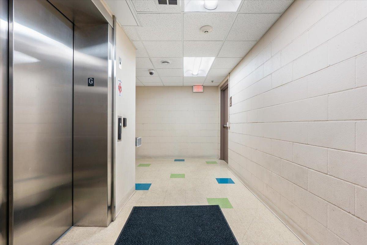 View of Residential at 2900 University Avenue #503, Minneapolis MN 55414, Minneapolis (26 of 30) - Mike Wilen | Minnesota Team Real Estate