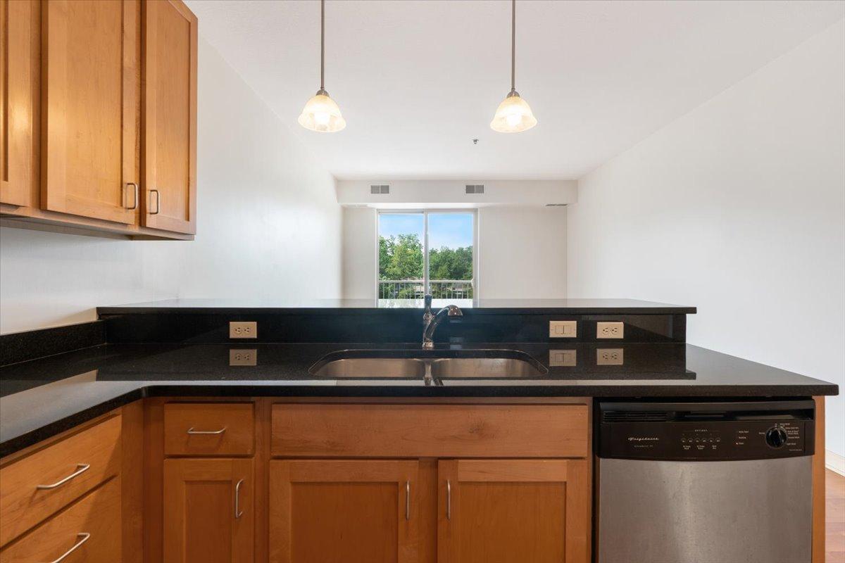View of Residential at 2900 University Avenue #503, Minneapolis MN 55414, Minneapolis (16 of 30) - Mike Wilen | Minnesota Team Real Estate