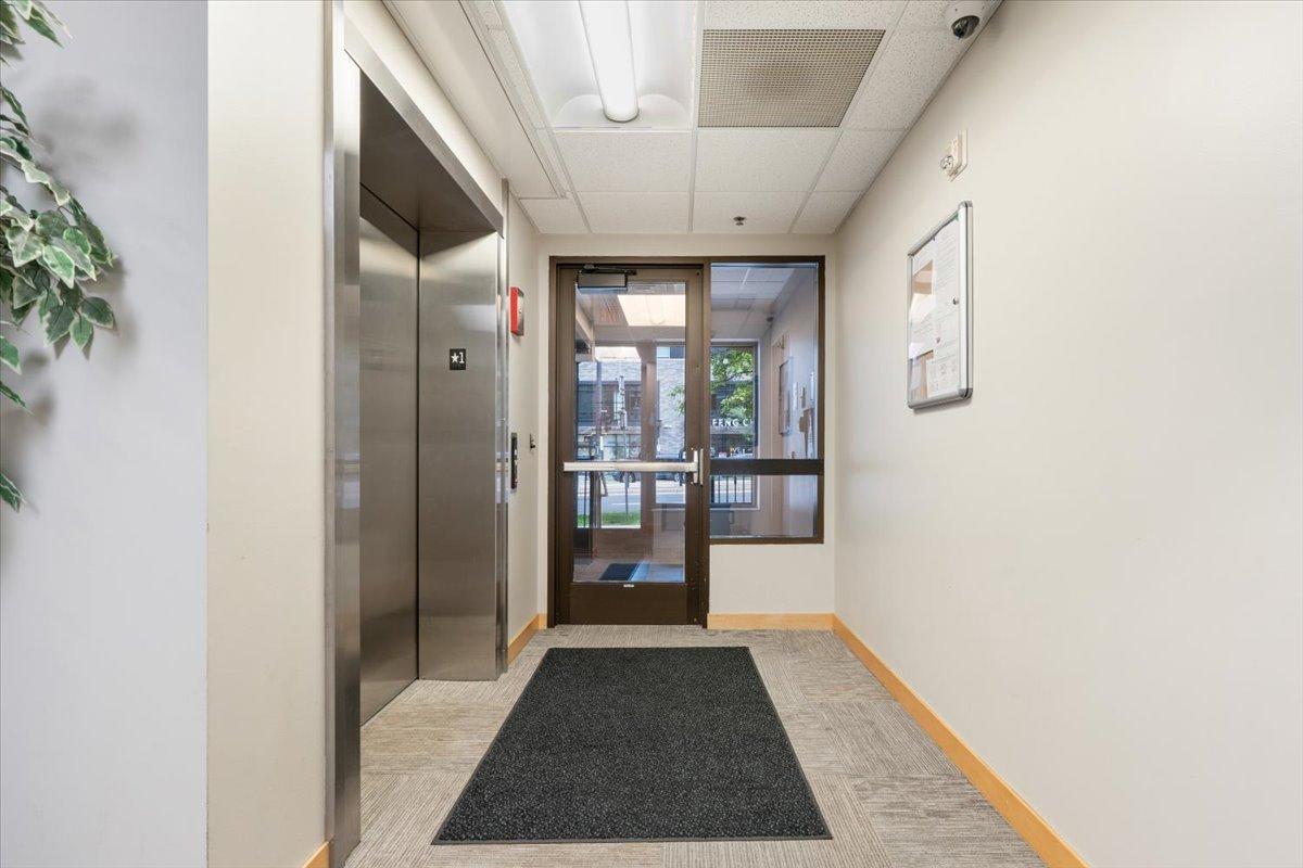 View of Residential at 2900 University Avenue #503, Minneapolis MN 55414, Minneapolis (4 of 30) - Mike Wilen | Minnesota Team Real Estate