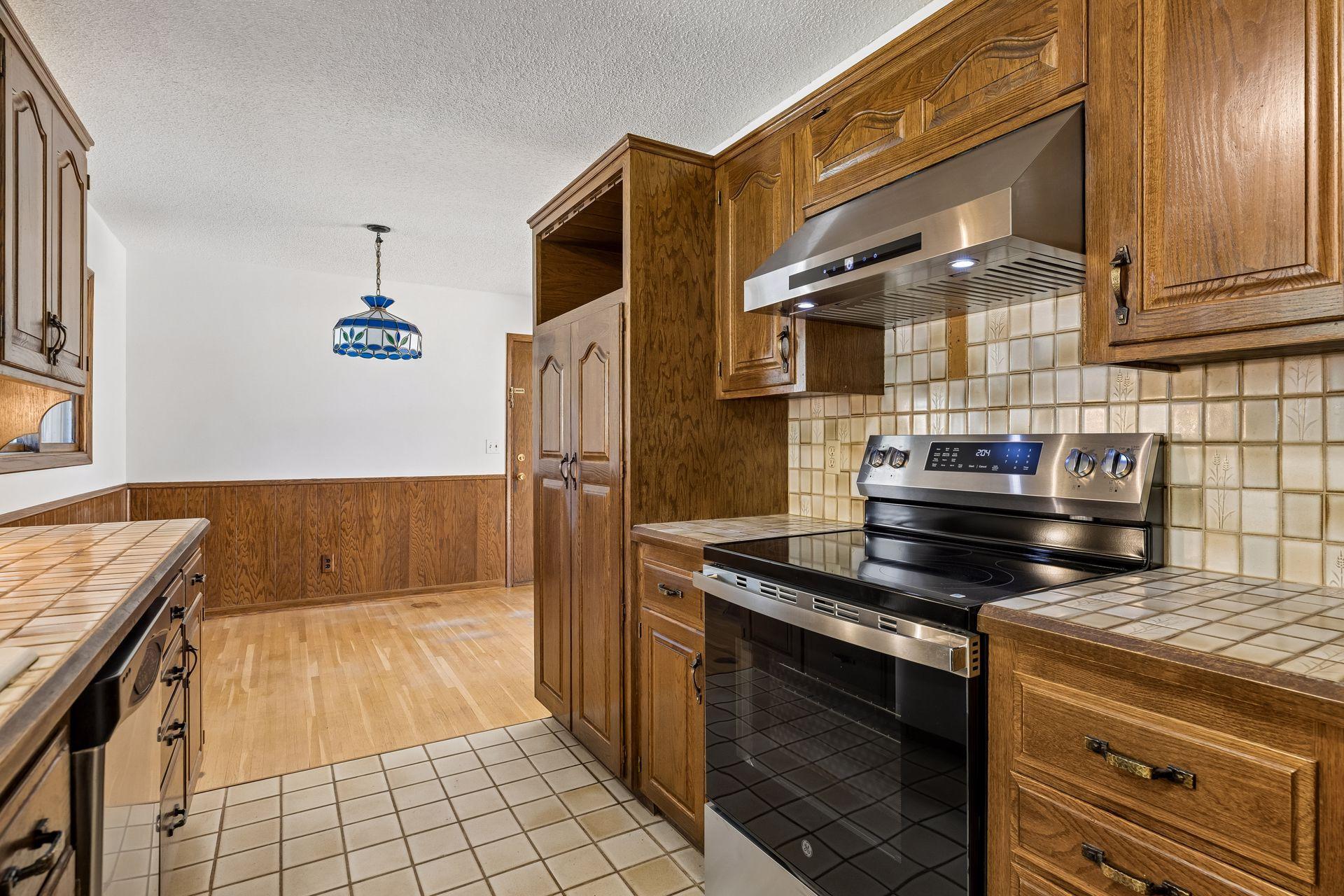 View of Residential at 16329 Temple Terrace, Minnetonka MN 55345, Minnetonka (11 of 32) - Mike Wilen | Minnesota Team Real Estate
